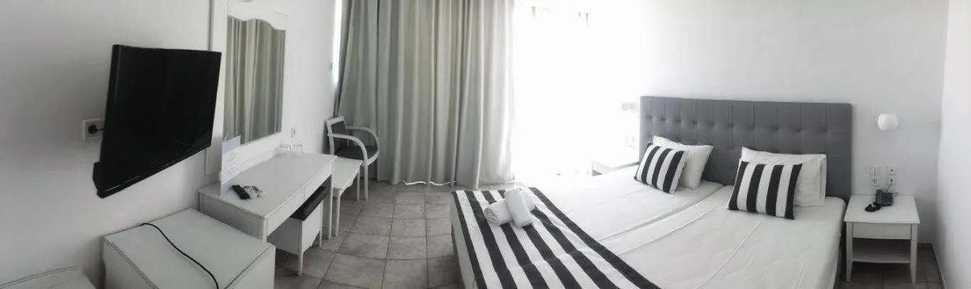 Photo of the whole room in Hotel Akti Ouranoupoli Beach Resort