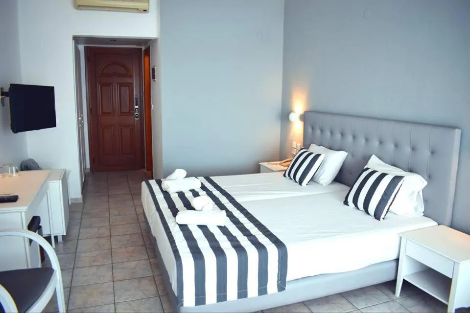Photo of the whole room in Hotel Akti Ouranoupoli Beach Resort