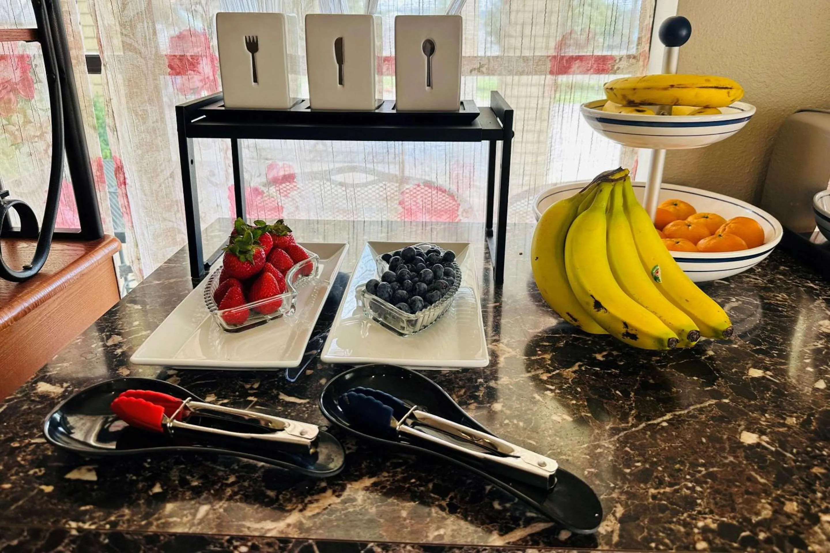 Breakfast in Econo Lodge Fredericksburg