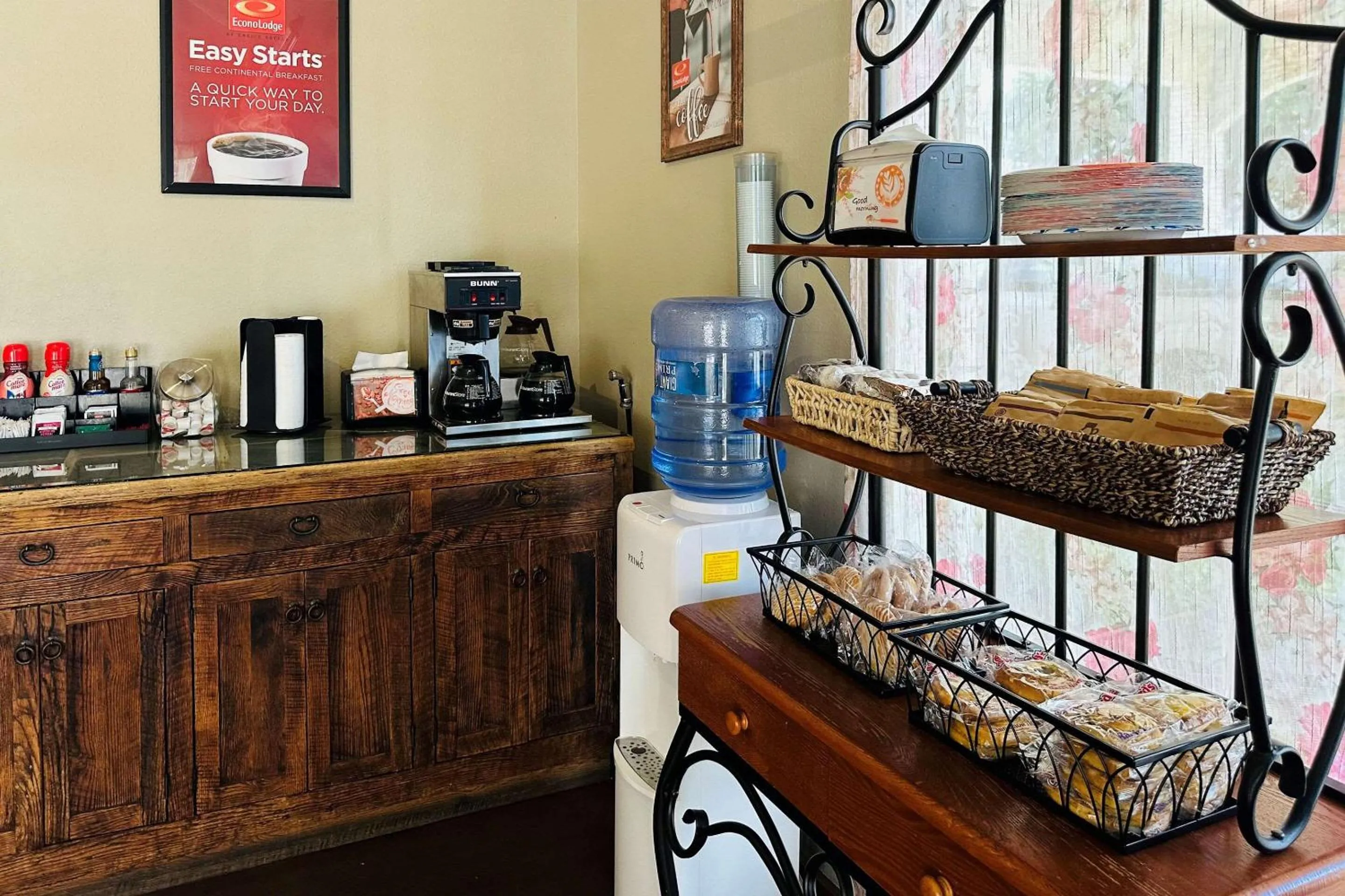 Breakfast in Econo Lodge Fredericksburg