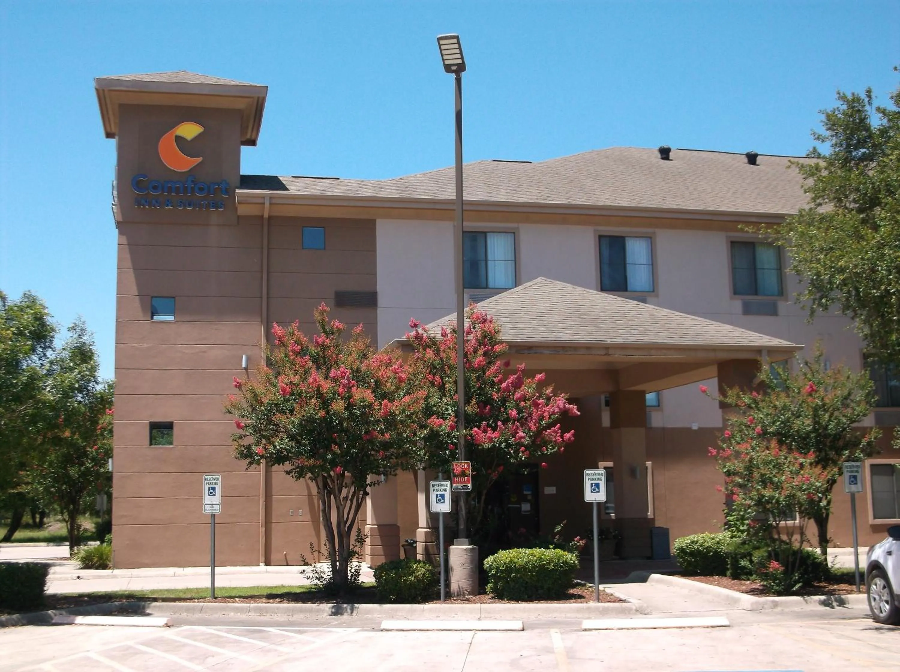 Comfort Inn & Suites