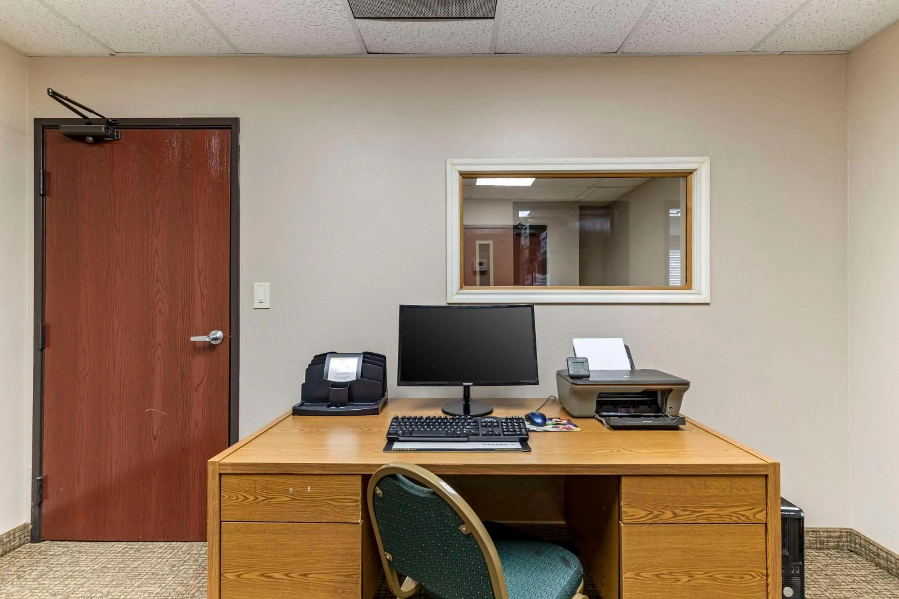 Business facilities in Comfort Inn & Suites