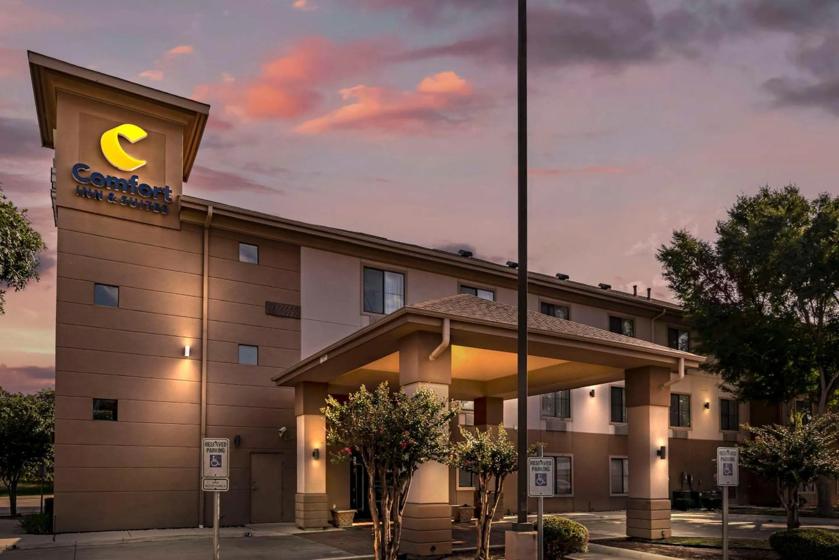 Property building in Comfort Inn & Suites