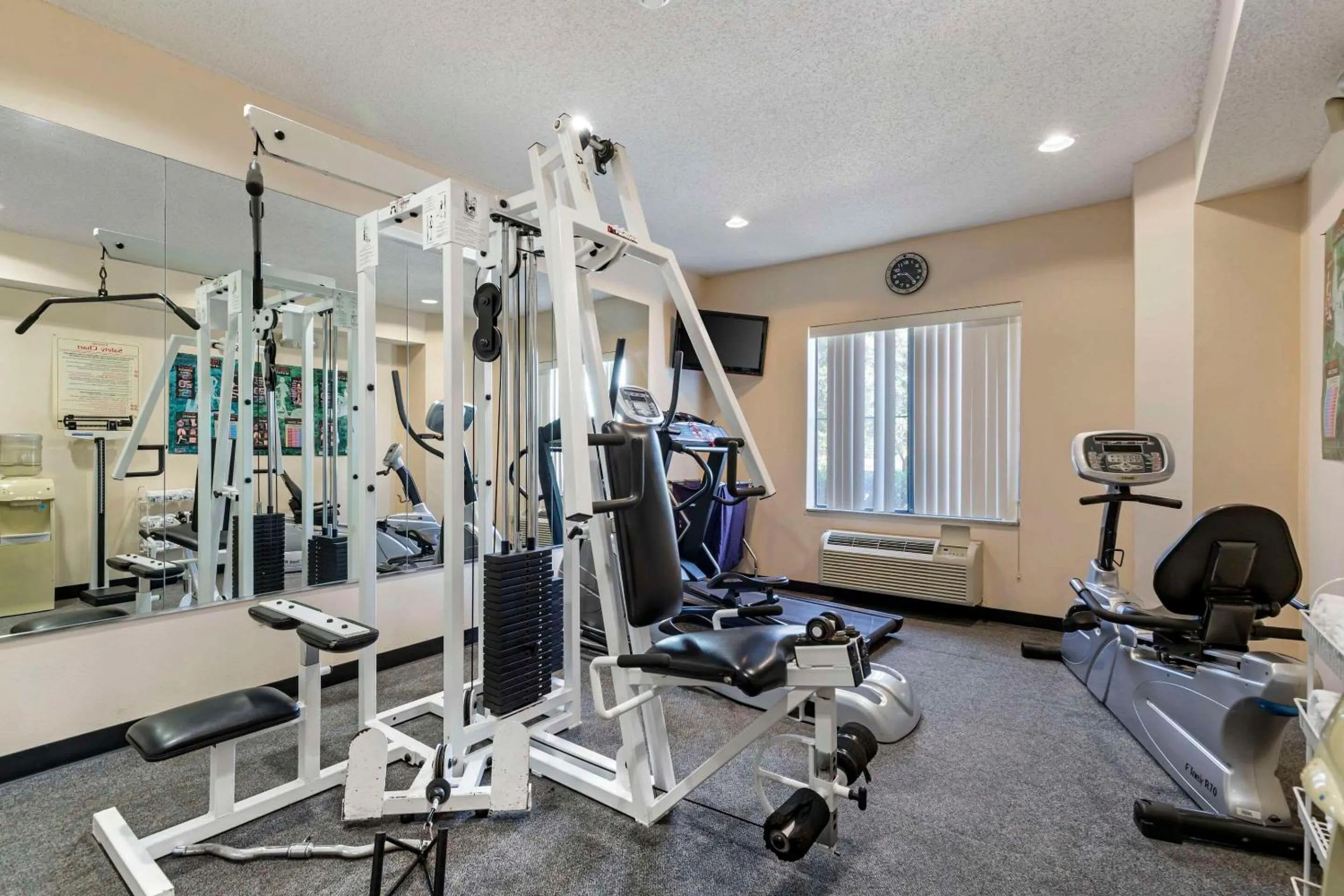 Fitness centre/facilities in Comfort Inn & Suites
