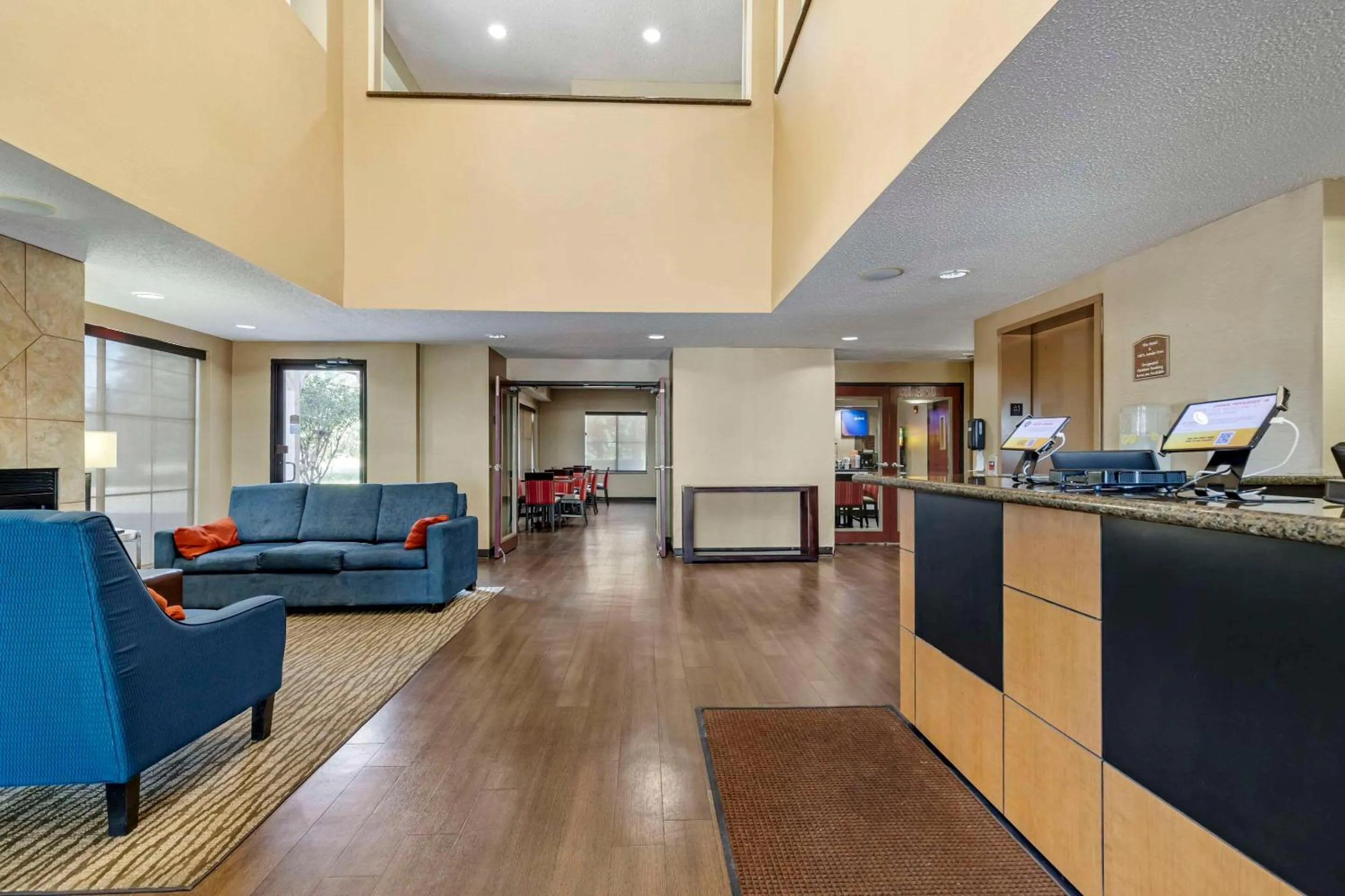 Lobby or reception in Comfort Inn & Suites