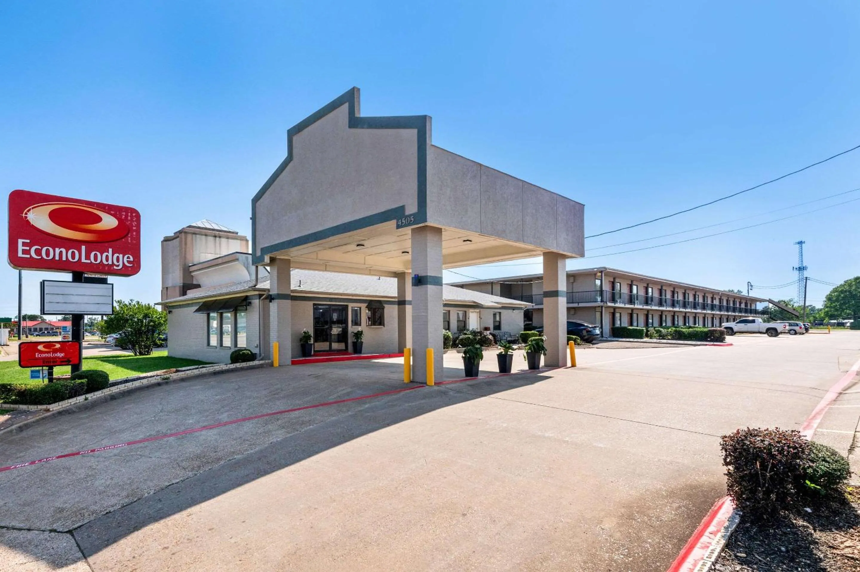 Property building in Econo Lodge Texarkana I-30