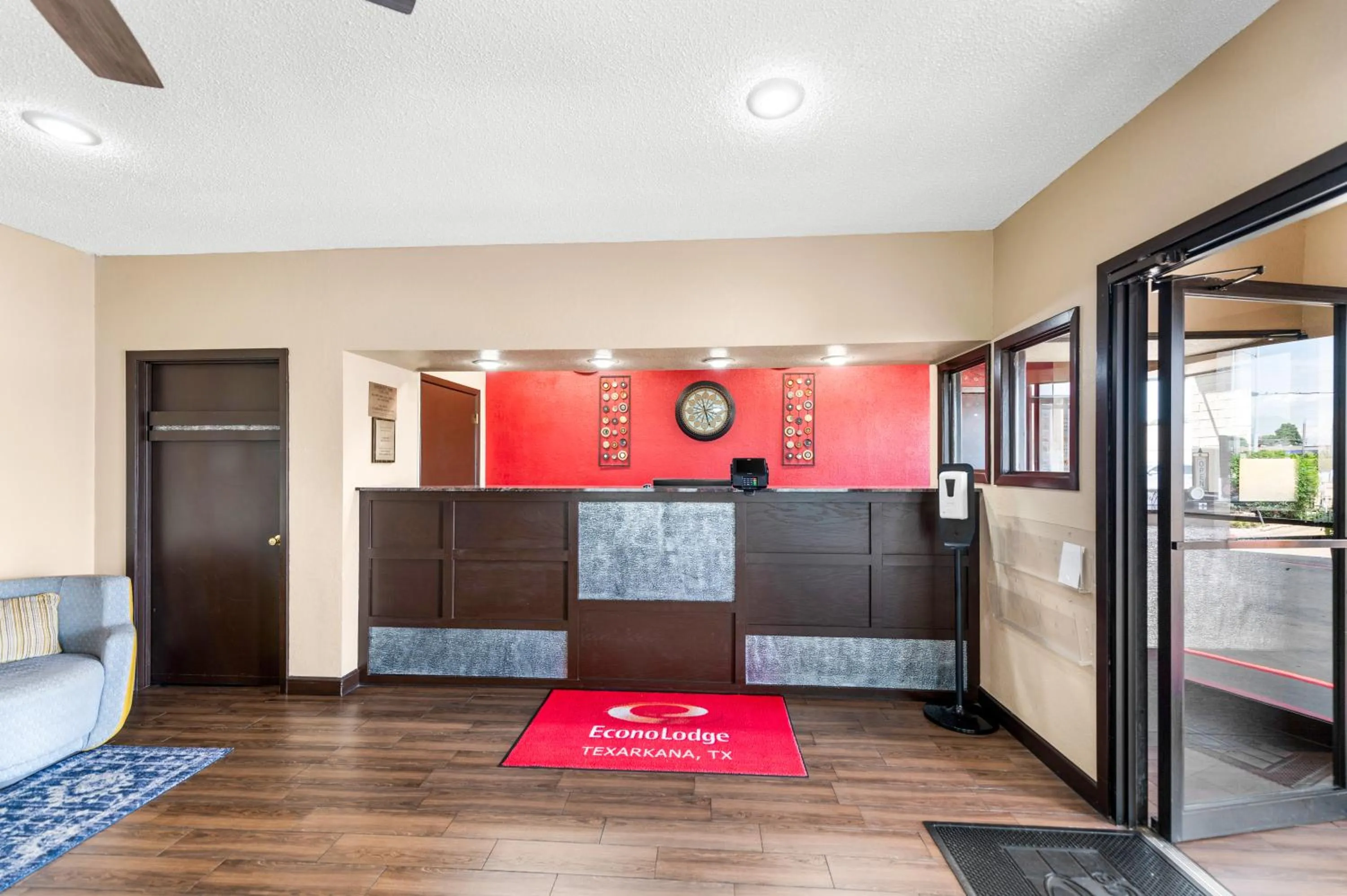Lobby or reception, Bed in Econo Lodge Texarkana I-30