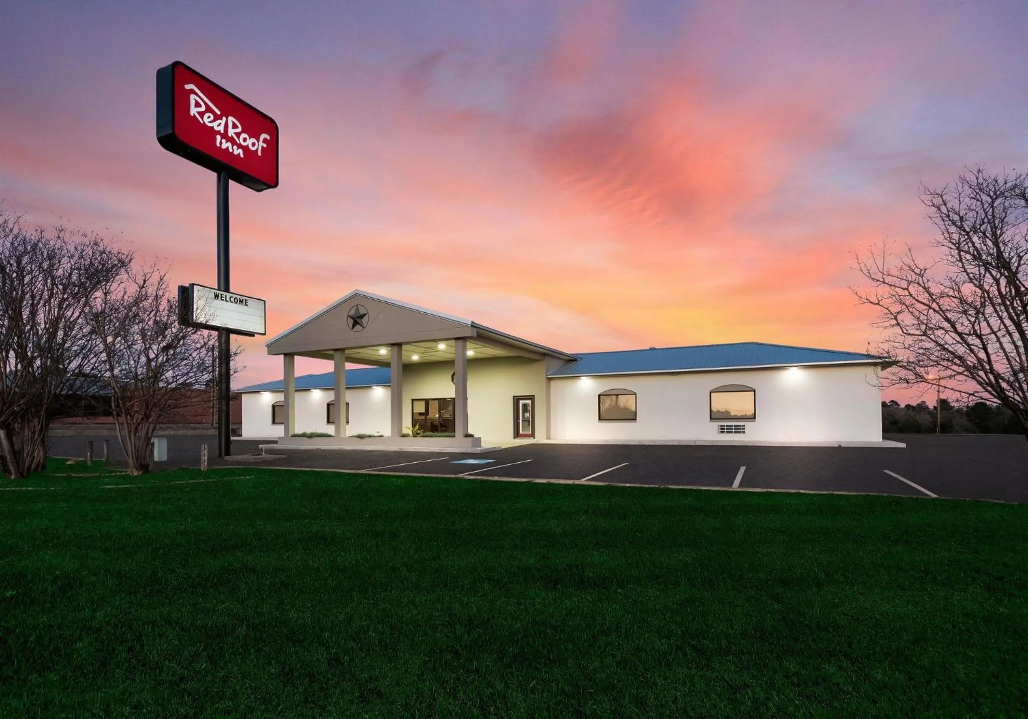 Property building in Red Roof Inn Nacogdoches