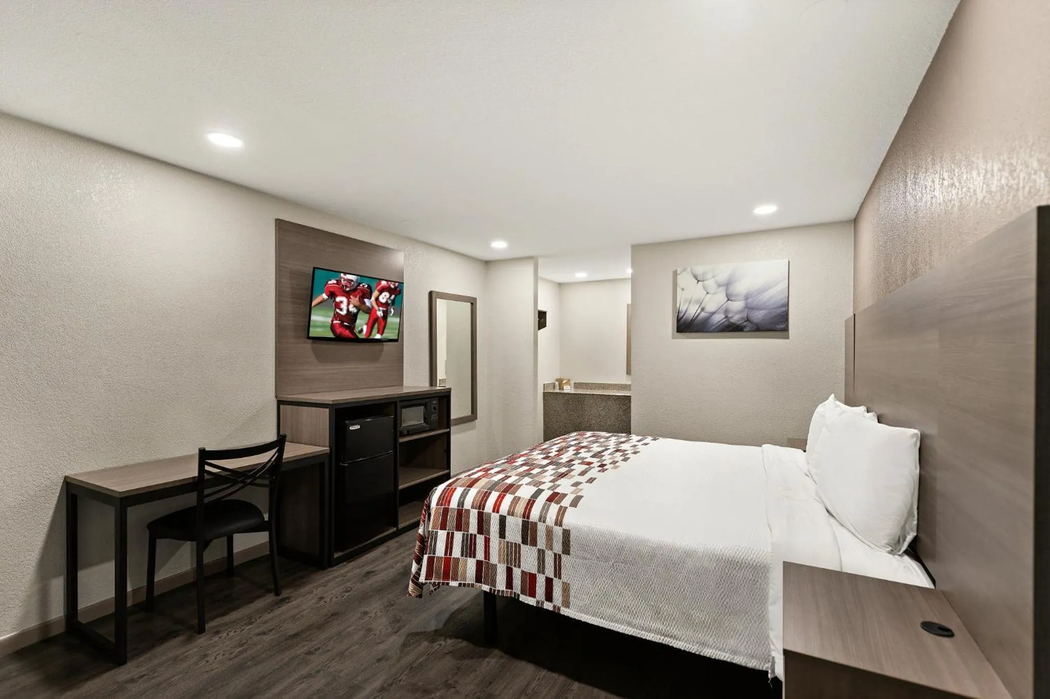 Bedroom, Bed in Red Roof Inn Nacogdoches