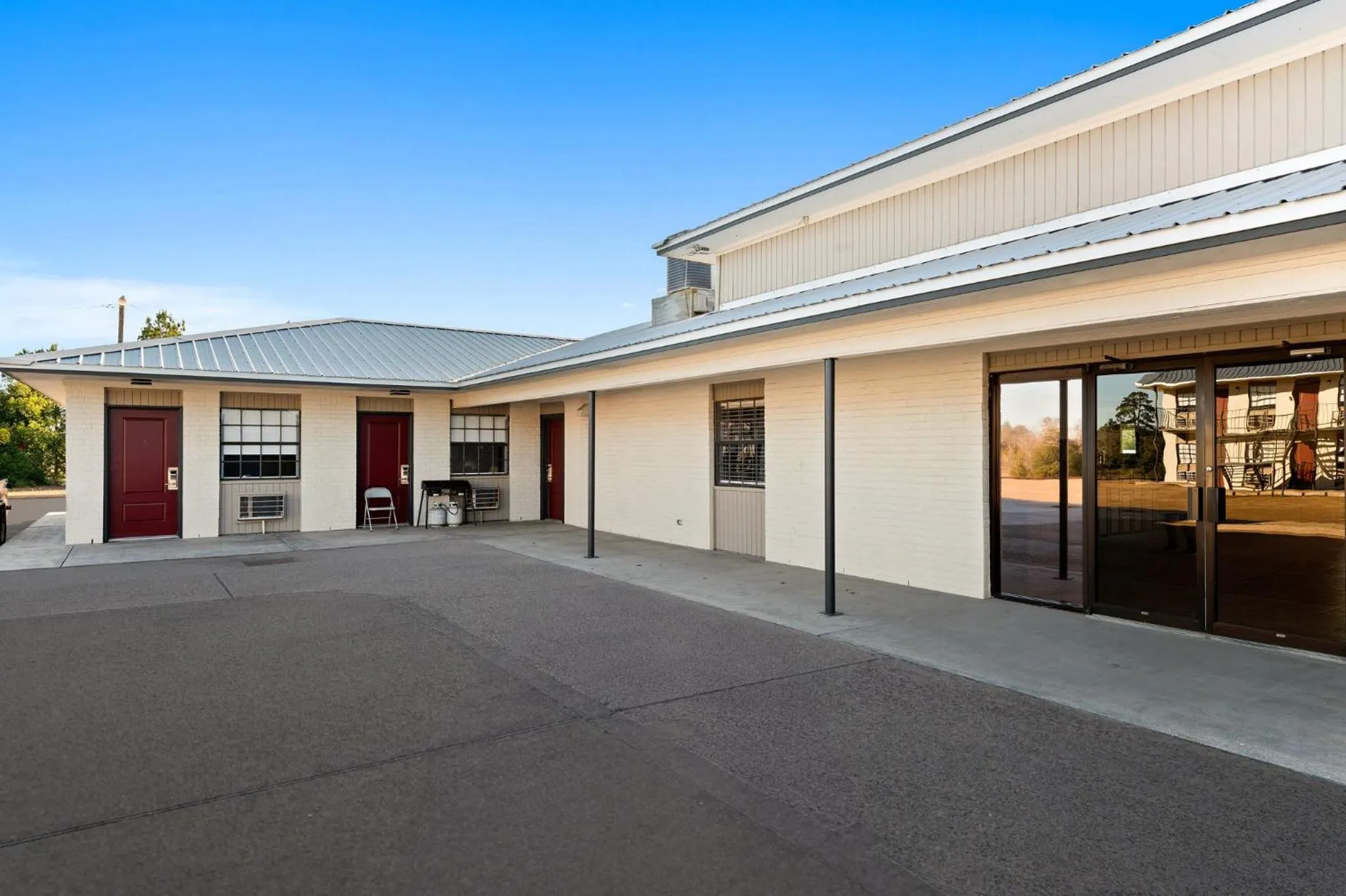 Property building in Red Roof Inn Nacogdoches