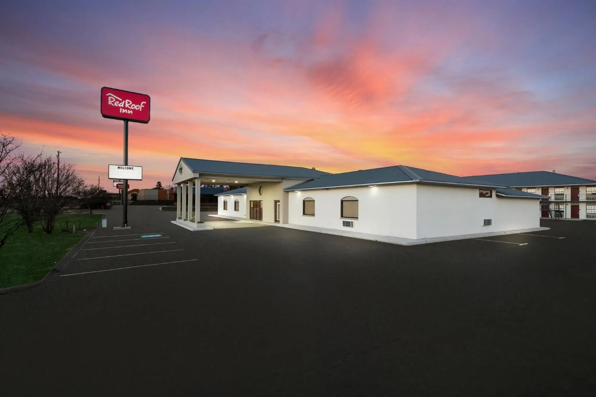 Property building in Red Roof Inn Nacogdoches