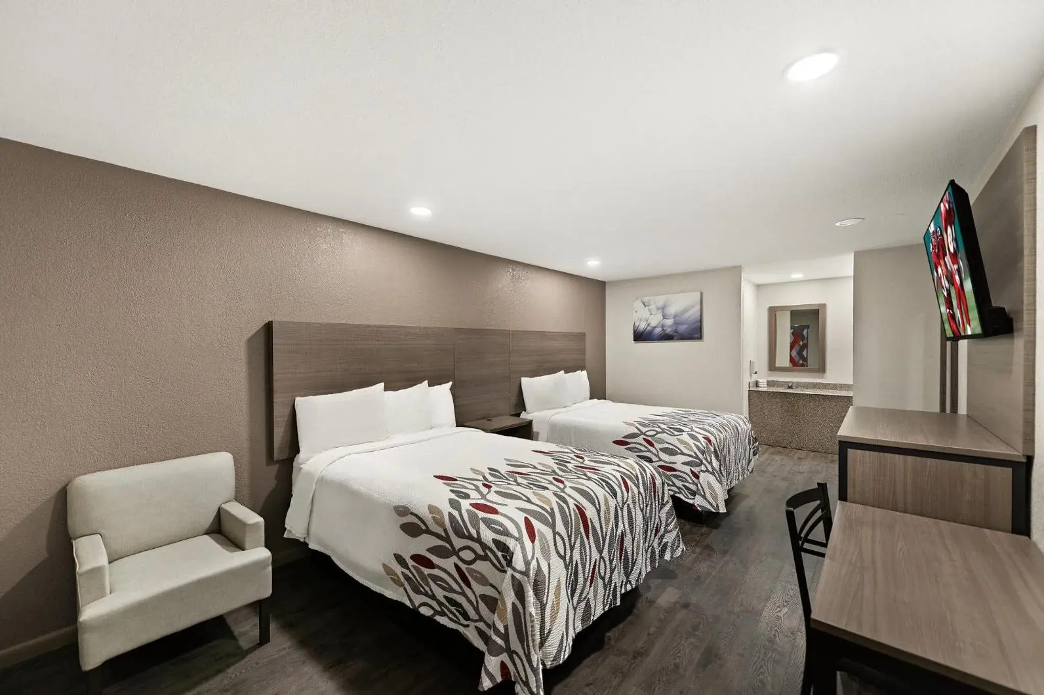 Deluxe Room with Two Double Beds Non-Smoking in Red Roof Inn Nacogdoches Deluxe Room with Two Double Beds Non-Smoking in Red Roof Inn Nacogdoches