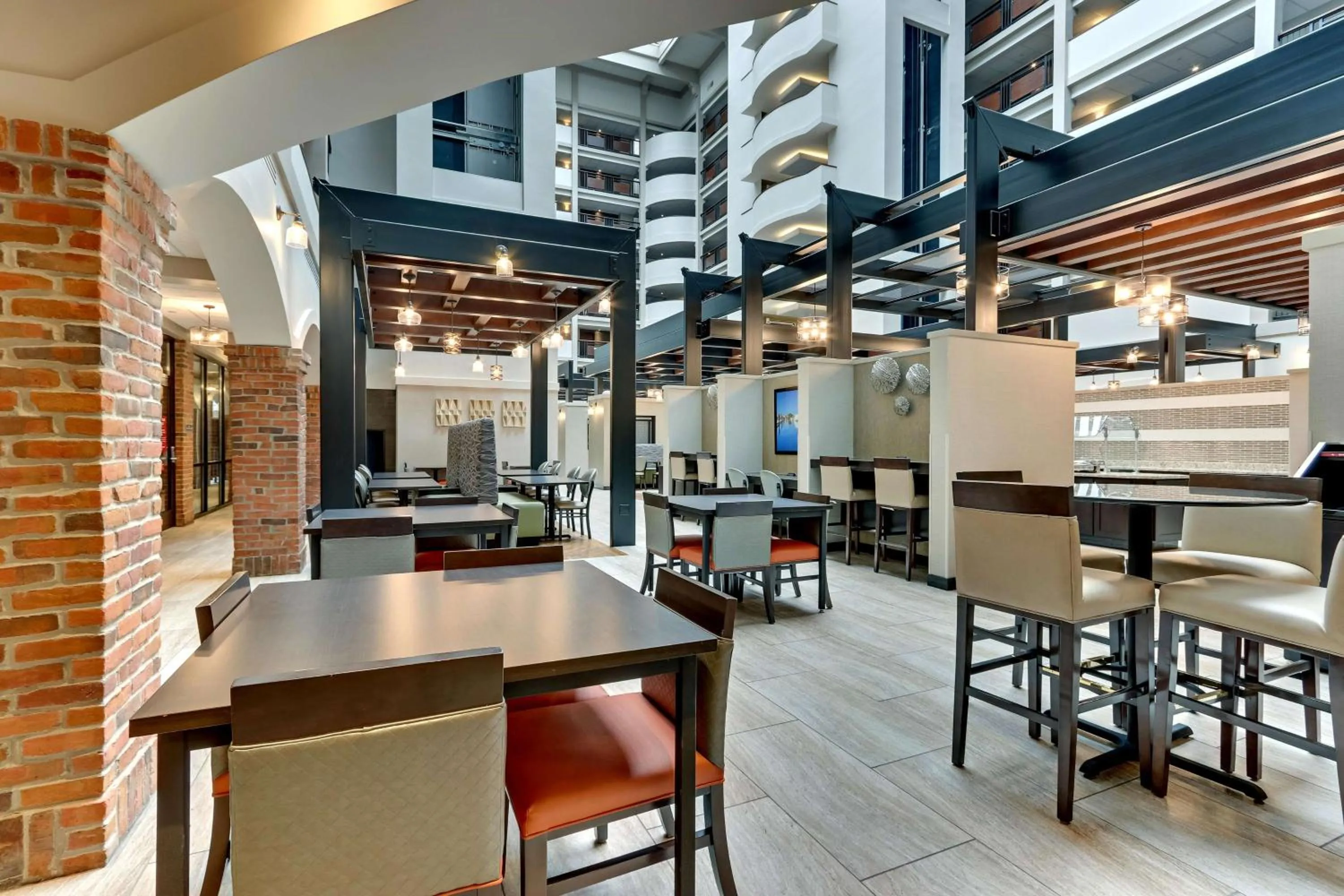 Restaurant/places to eat in Drury Plaza Hotel St. Paul Downtown