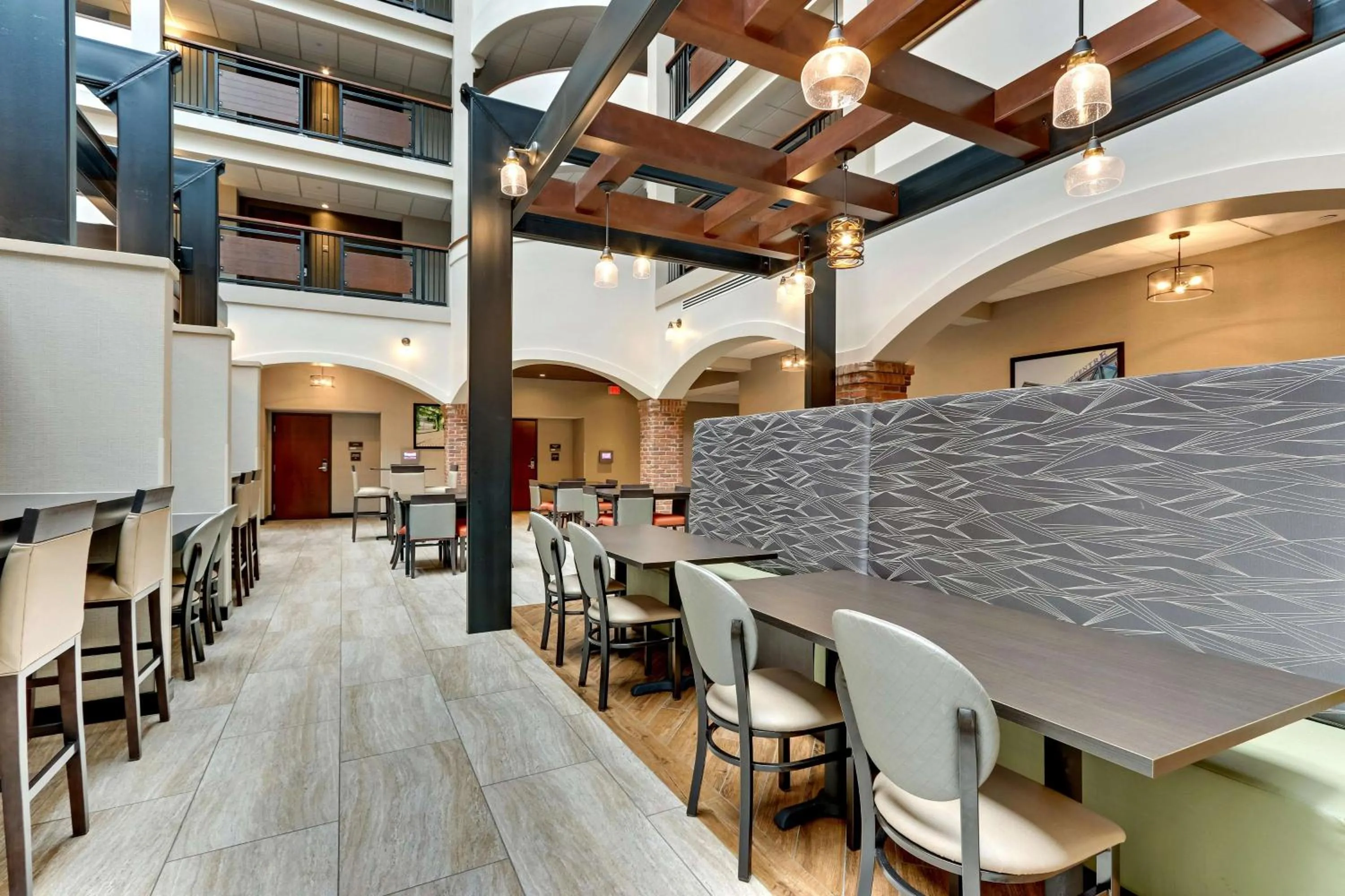 Restaurant/places to eat in Drury Plaza Hotel St. Paul Downtown