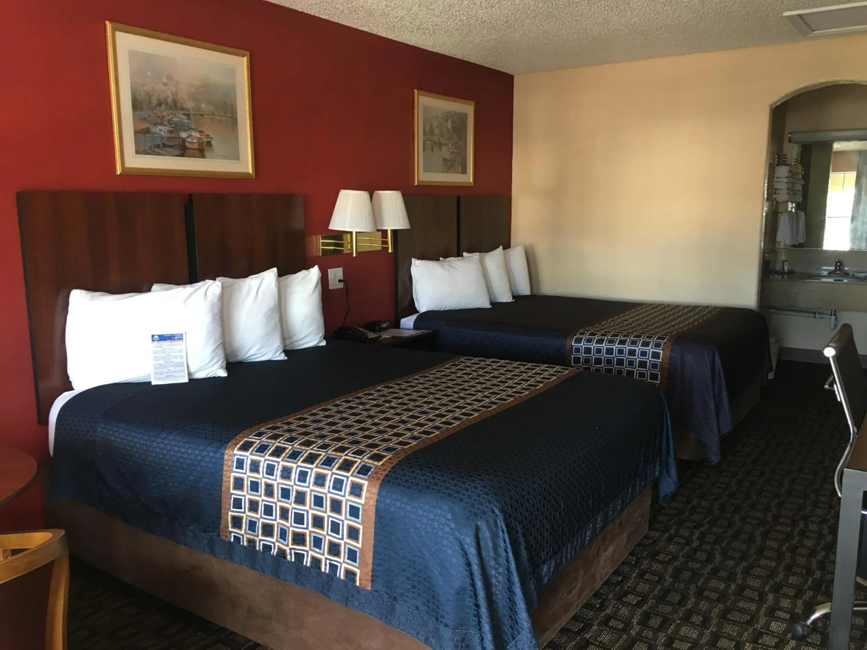 Bed in Americas Best Value Inn-Near NRG Park/Medical Center