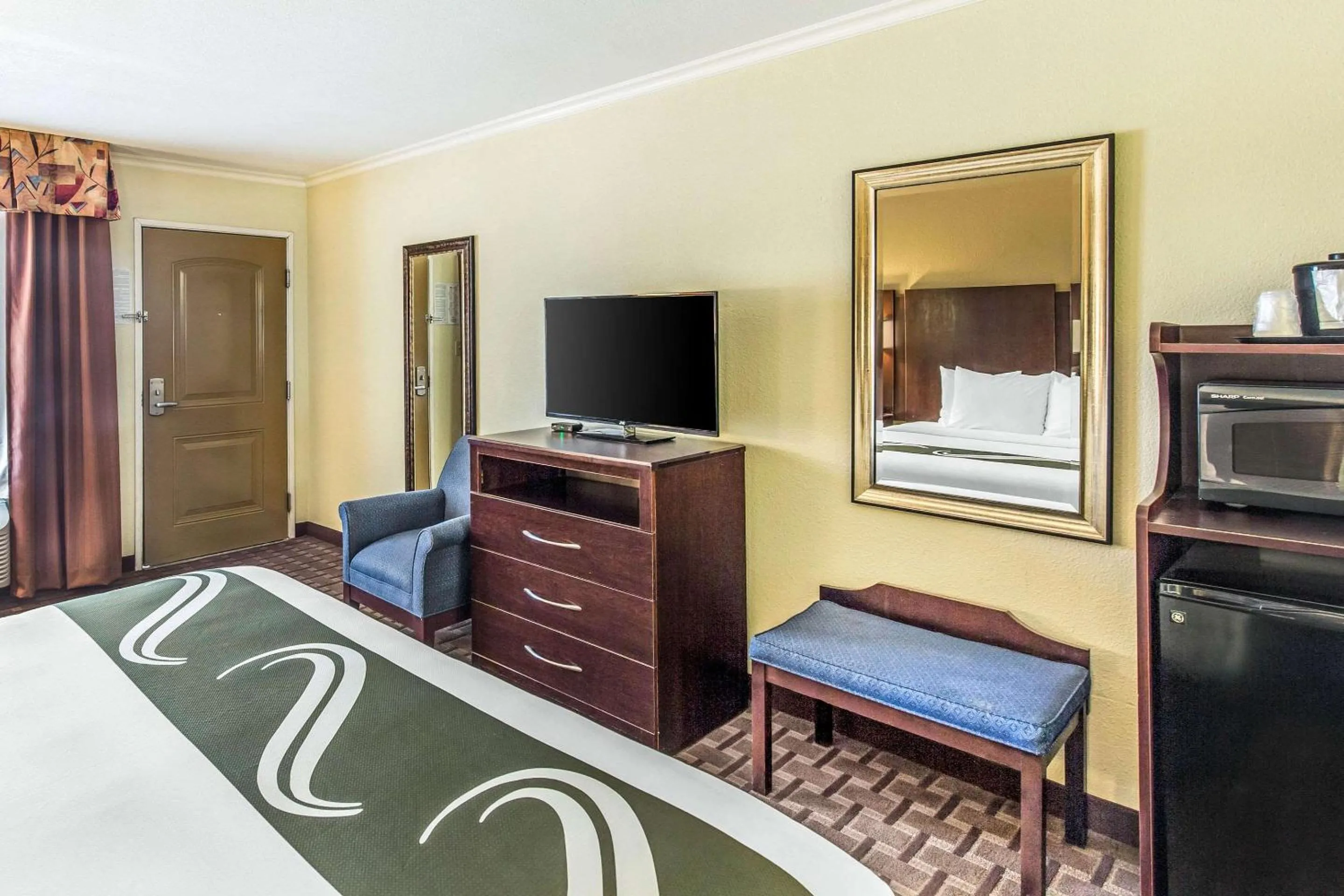 Photo of the whole room in Quality Inn & Suites