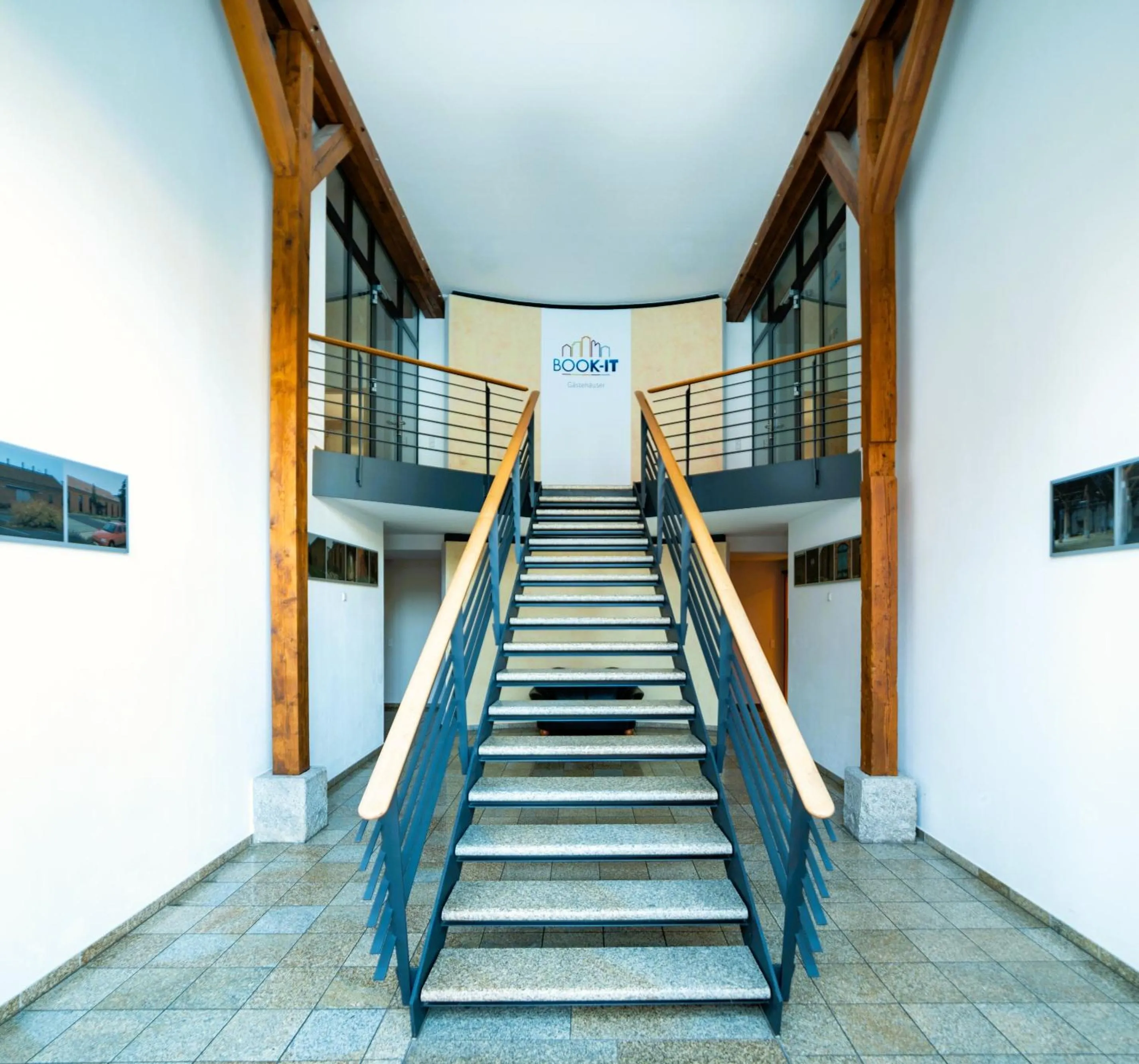 Facade/entrance in historic Apart