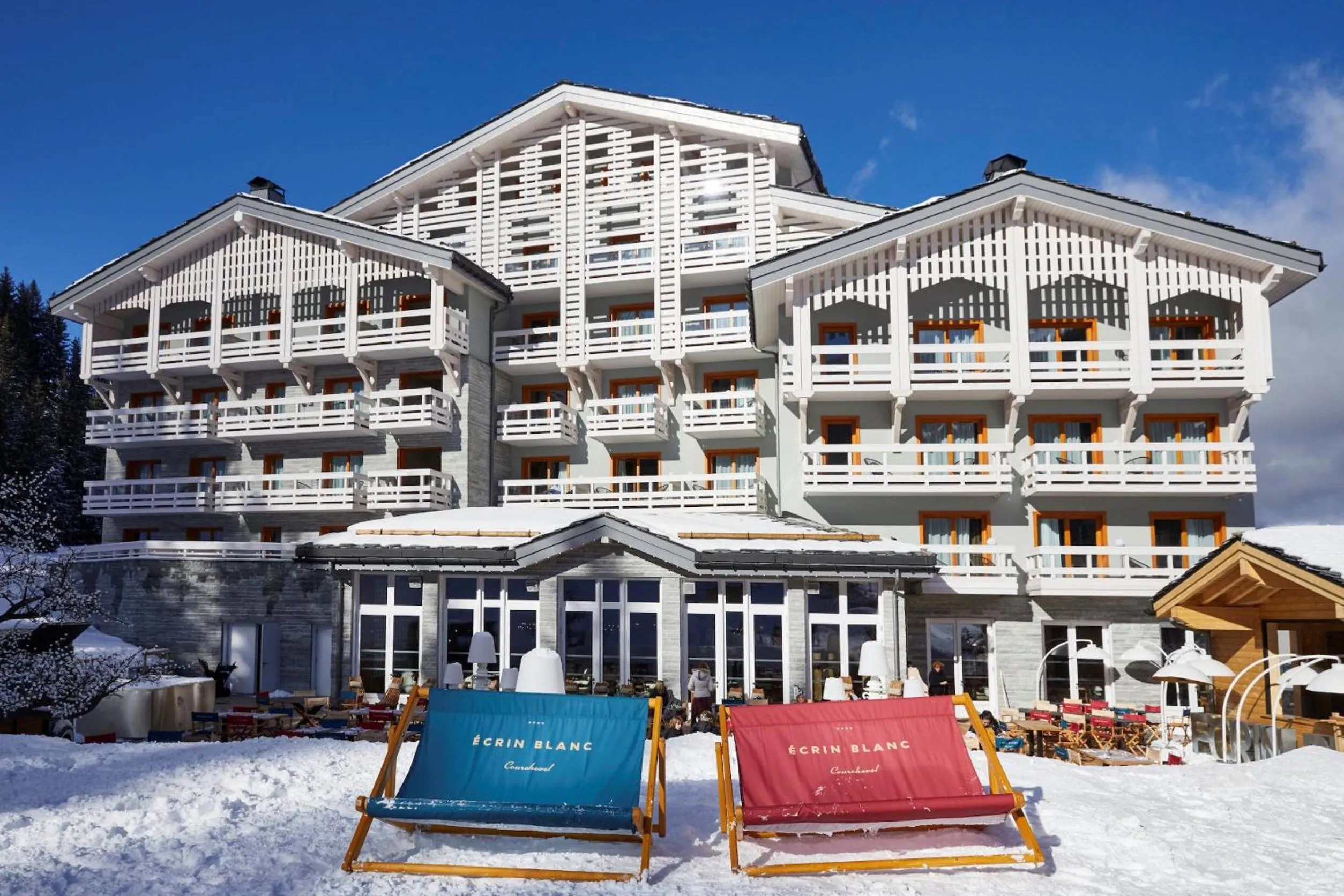 Property building in Ecrin Blanc Resort Courchevel - Aquapark