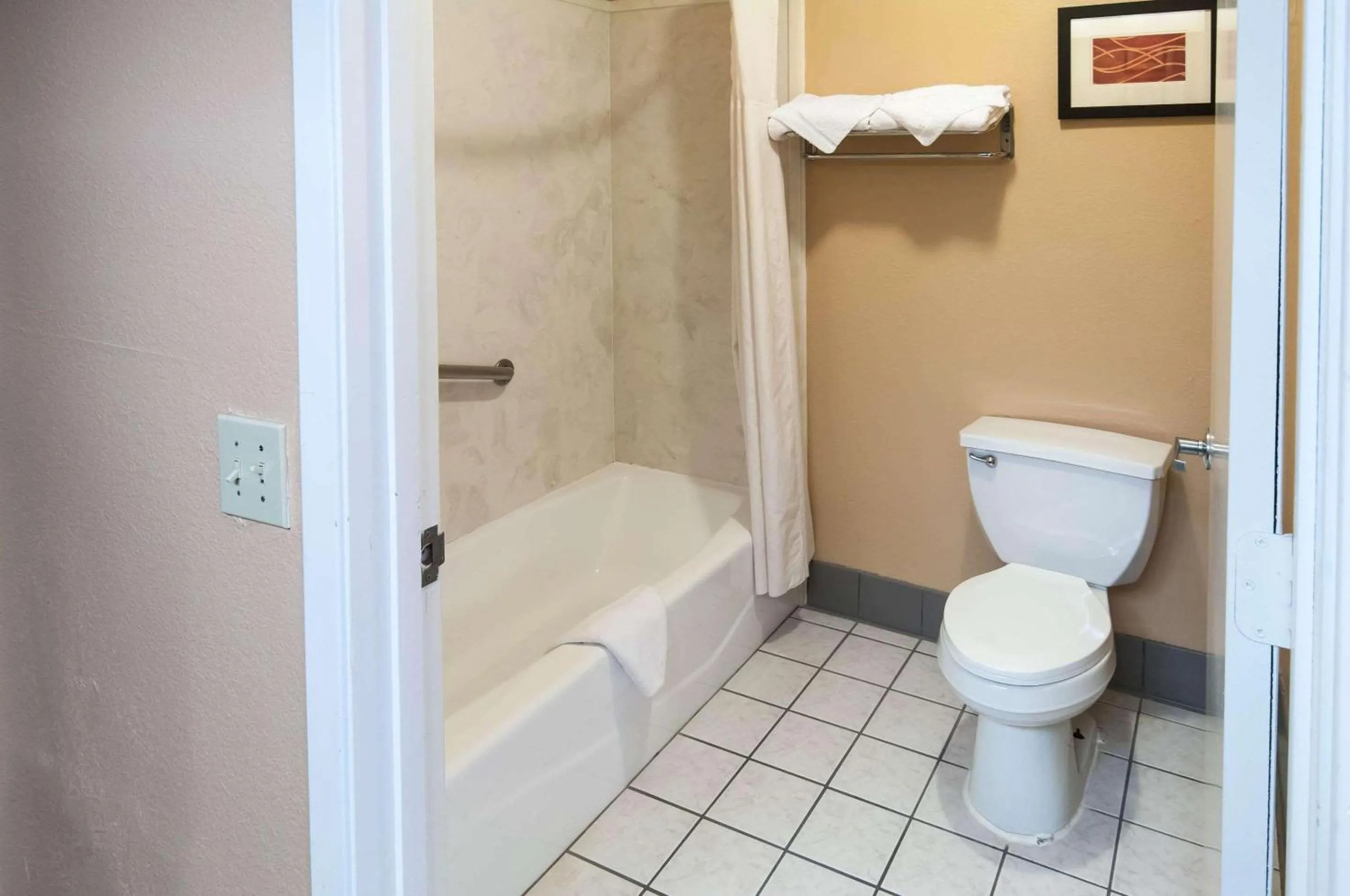 Bathroom in Comfort Inn North Conroe