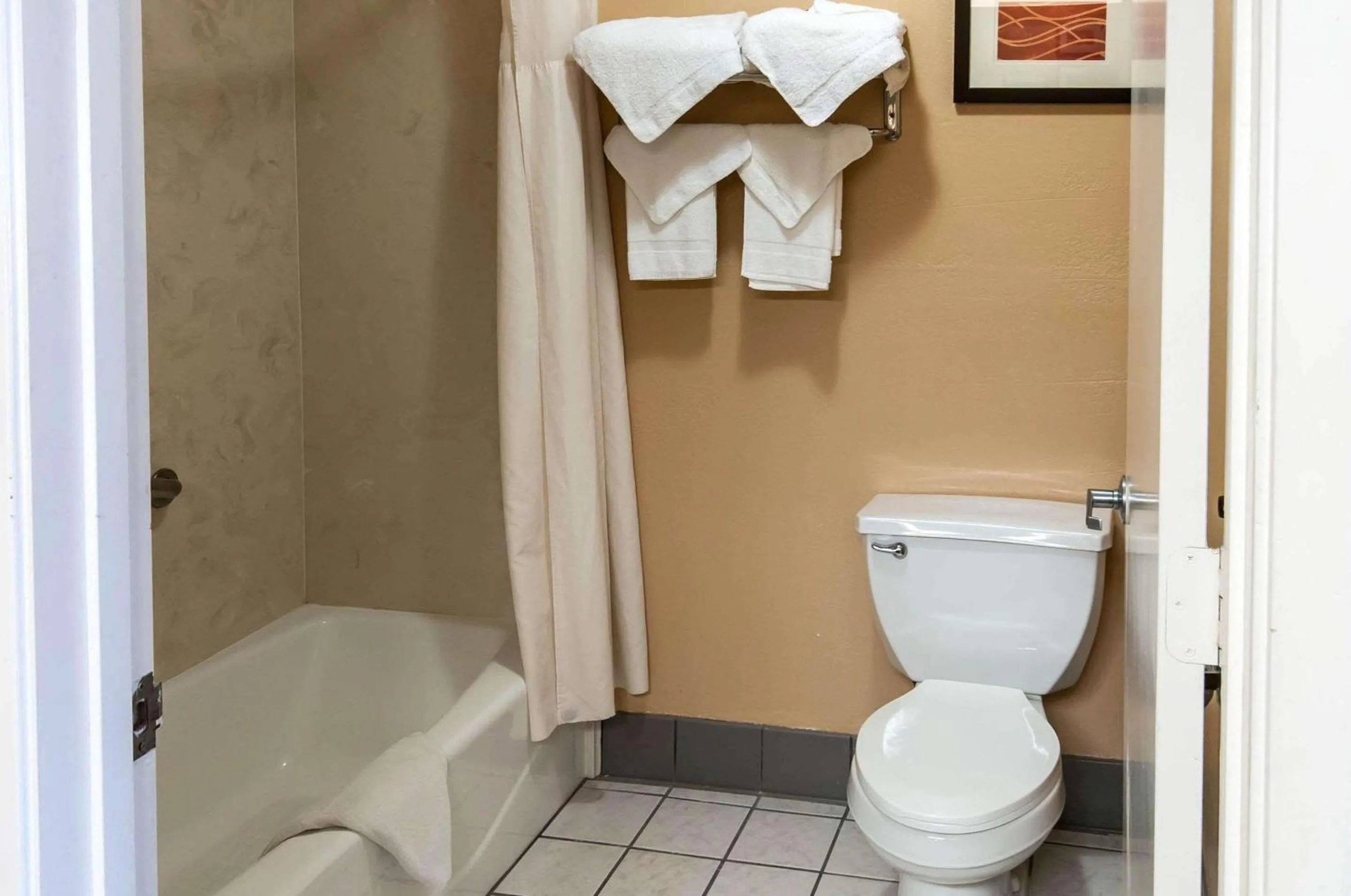 Bathroom in Comfort Inn North Conroe