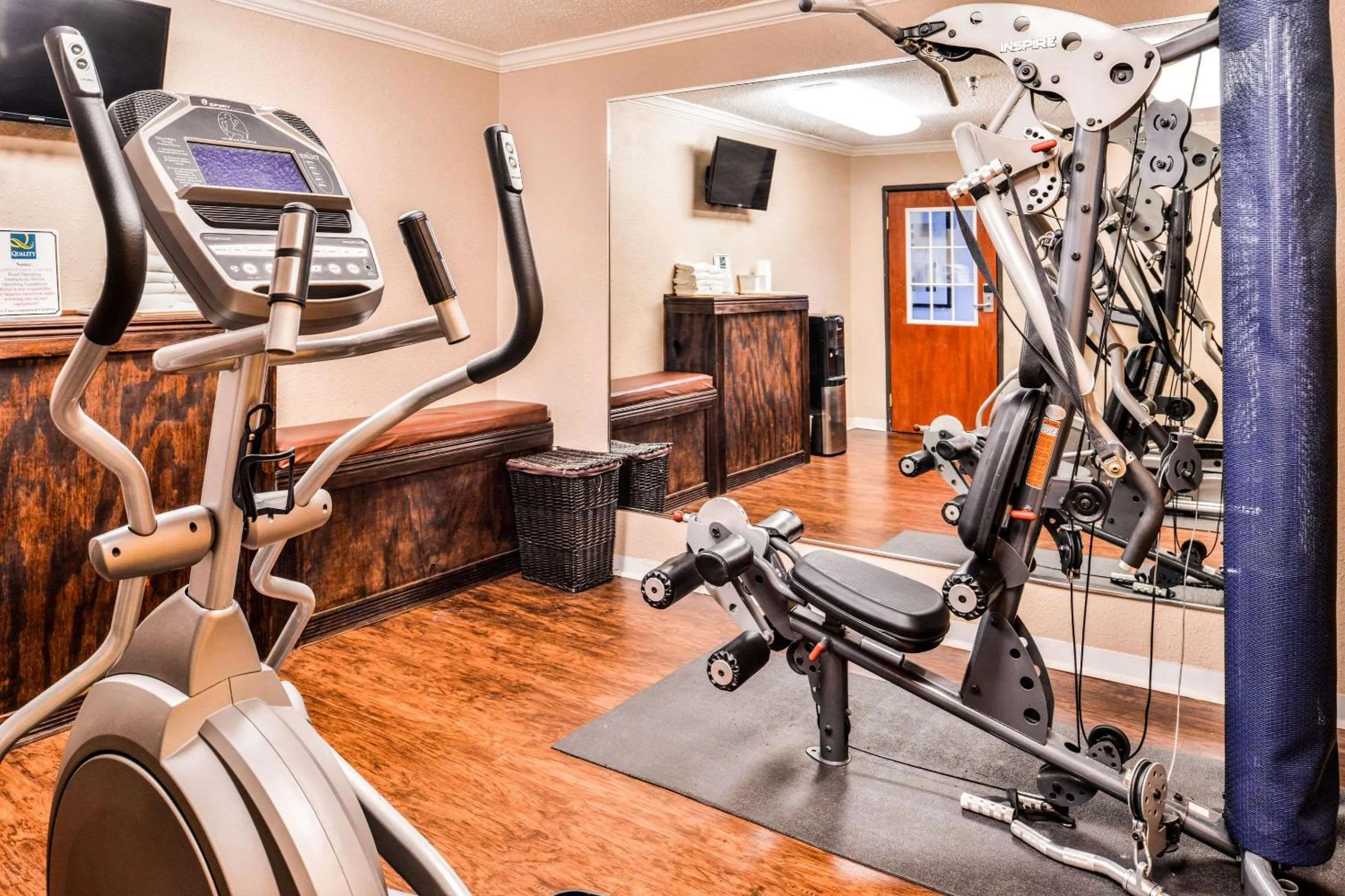 Fitness centre/facilities in Quality Inn & Suites Beaumont