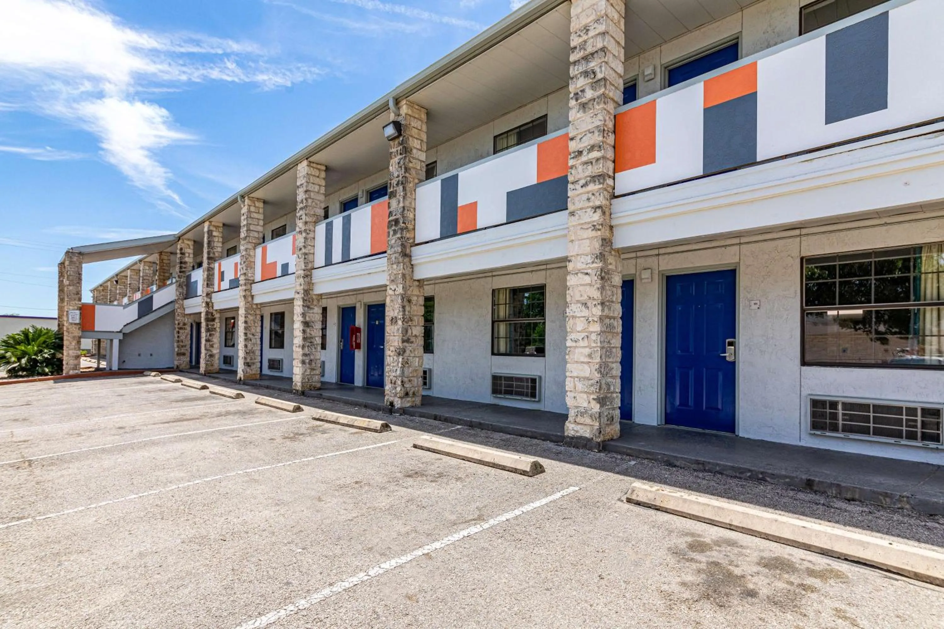 Property building in Motel 6-Georgetown, TX