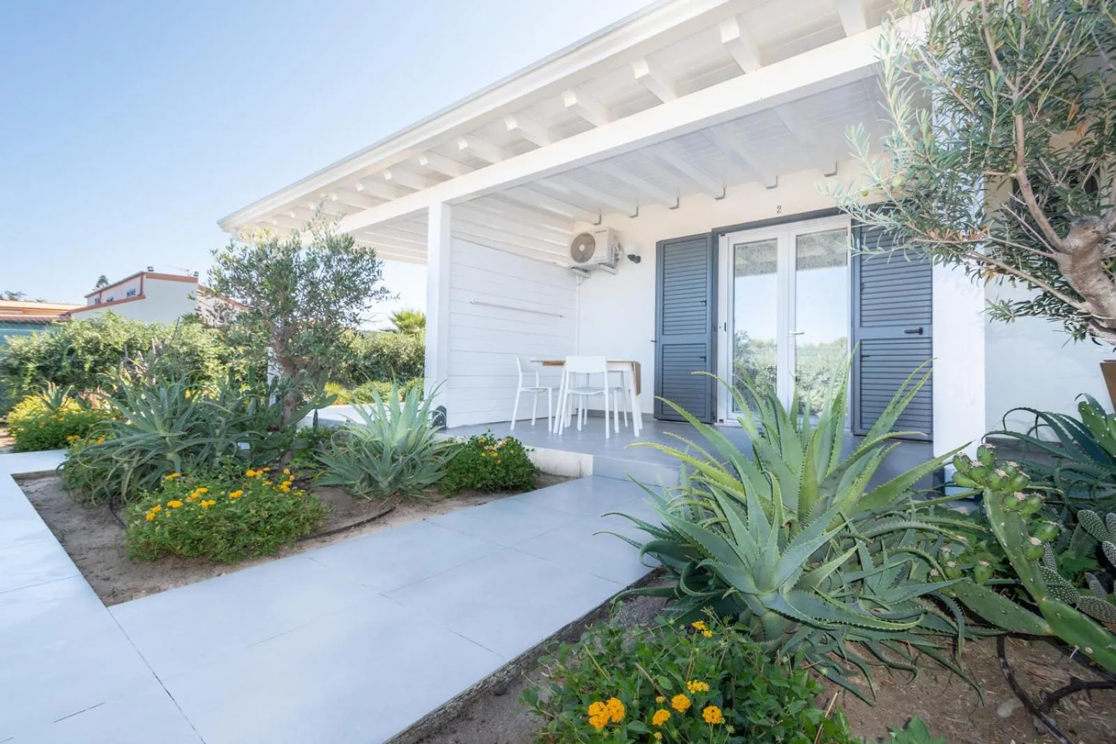 Property building in B&B Lo&G