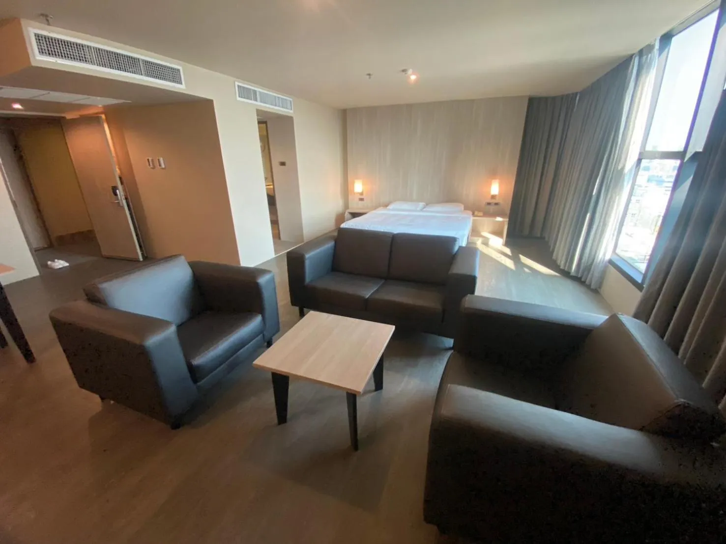 Bed in Gold Orchid Bangkok Hotel