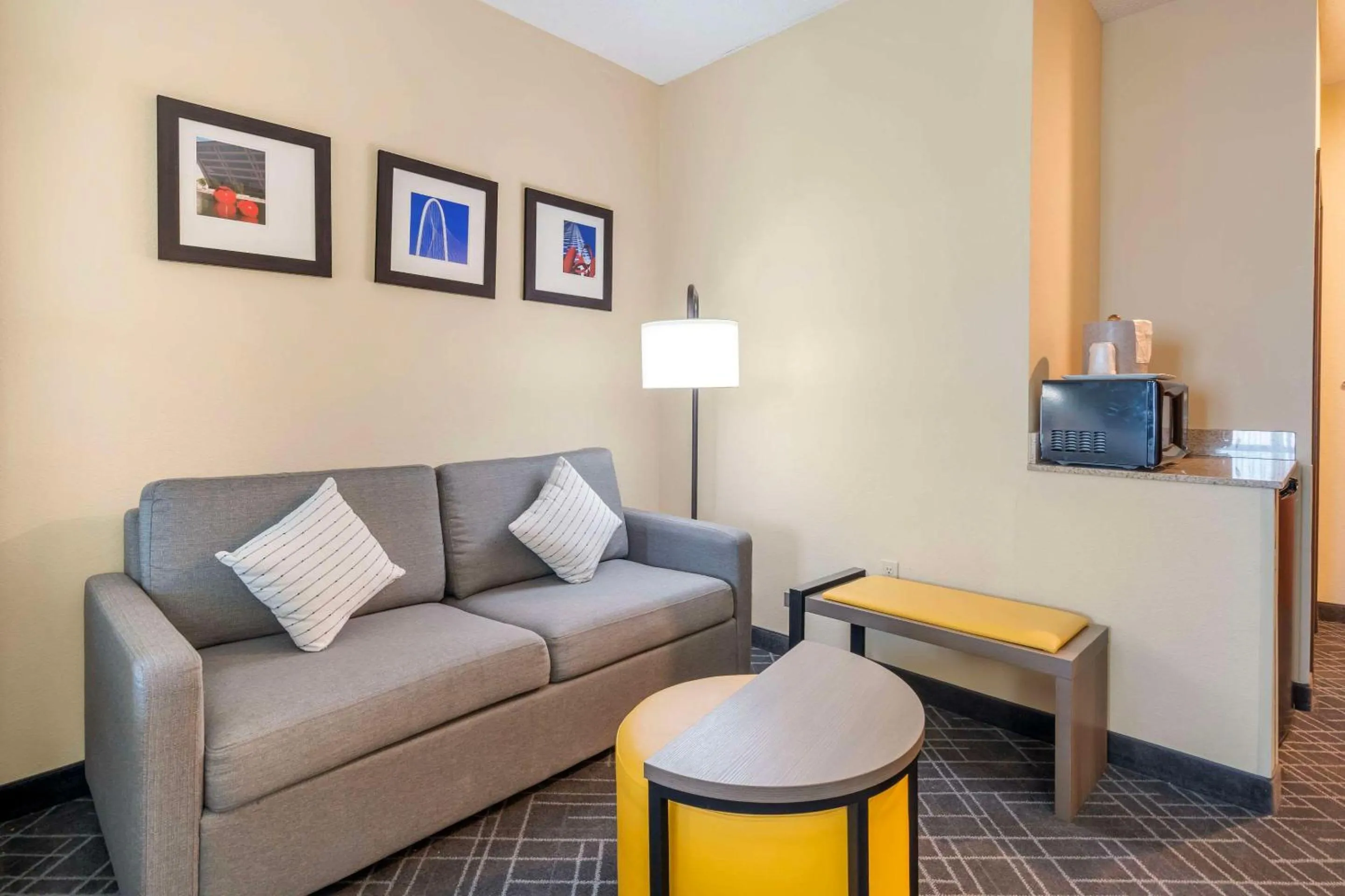 Bedroom in Comfort Suites McKinney-Allen