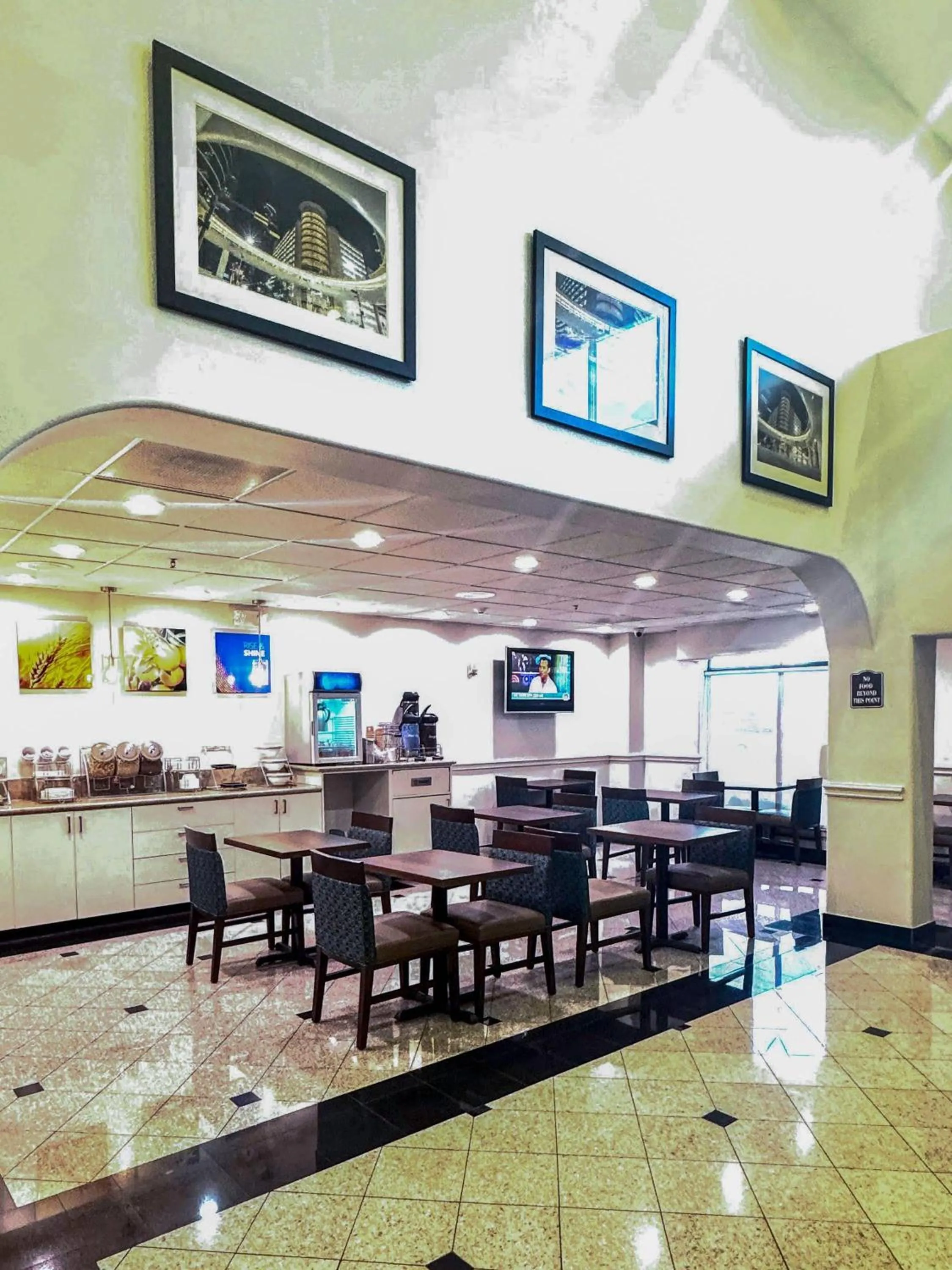 Breakfast in Comfort Suites Westchase Houston Energy Corridor