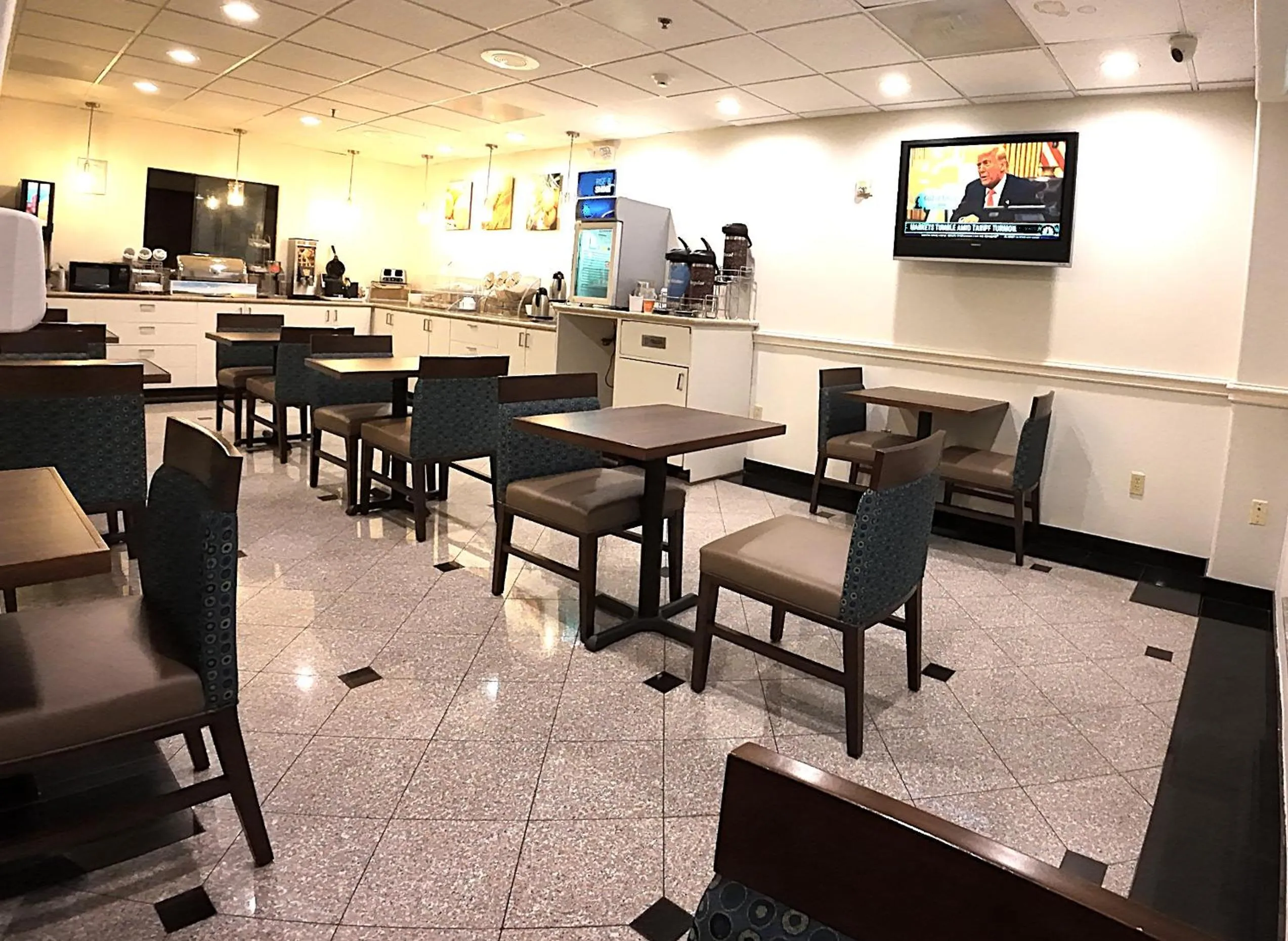 Restaurant/places to eat in Comfort Suites Westchase Houston Energy Corridor