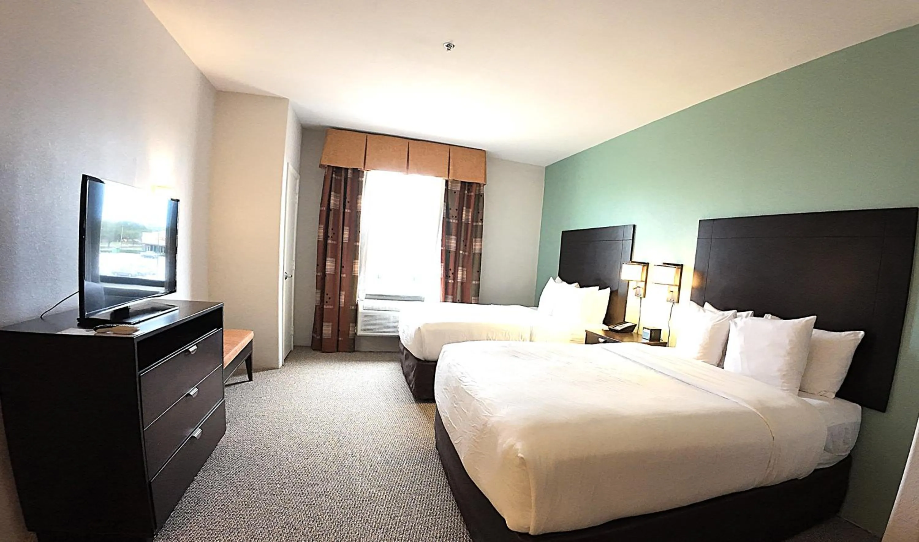 Bedroom, Bed in Comfort Suites Westchase Houston Energy Corridor