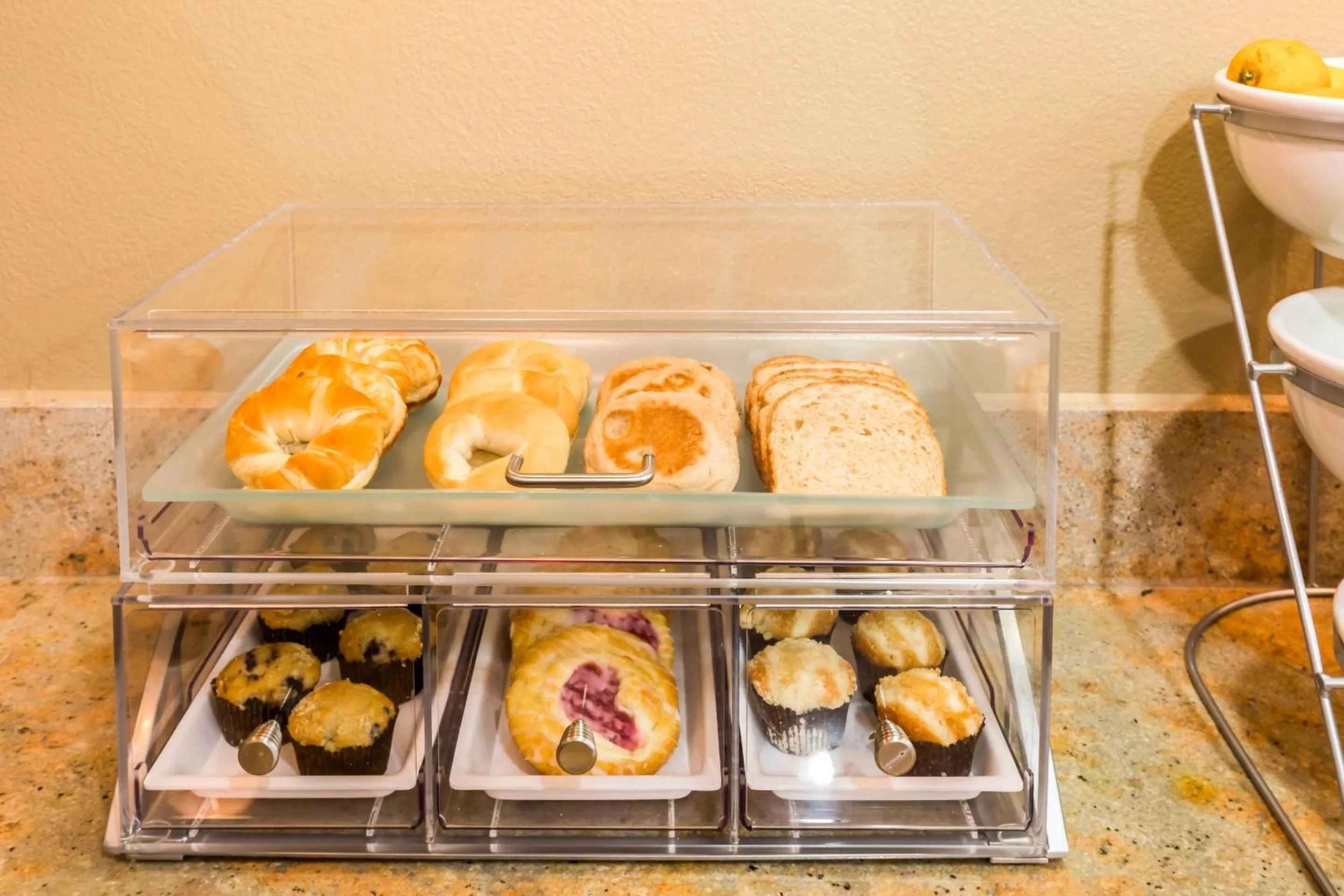 Breakfast in Comfort Suites Westchase Houston Energy Corridor