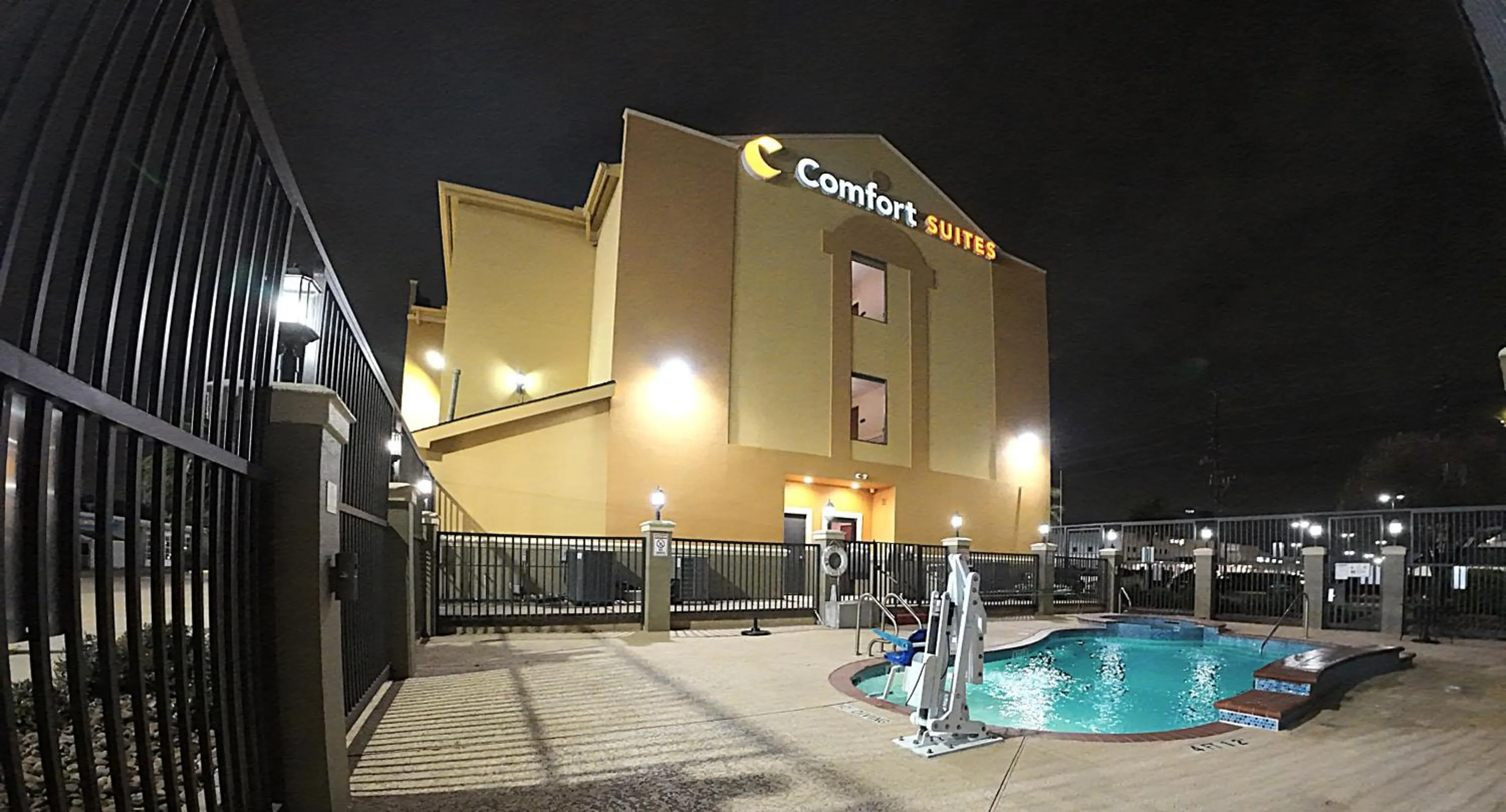 Property building in Comfort Suites Westchase Houston Energy Corridor