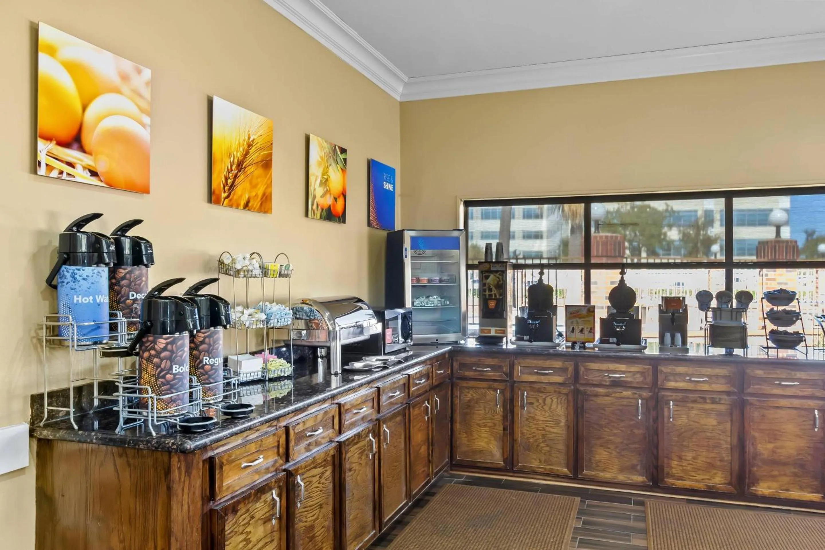 Breakfast in Comfort Suites Lake Jackson Clute