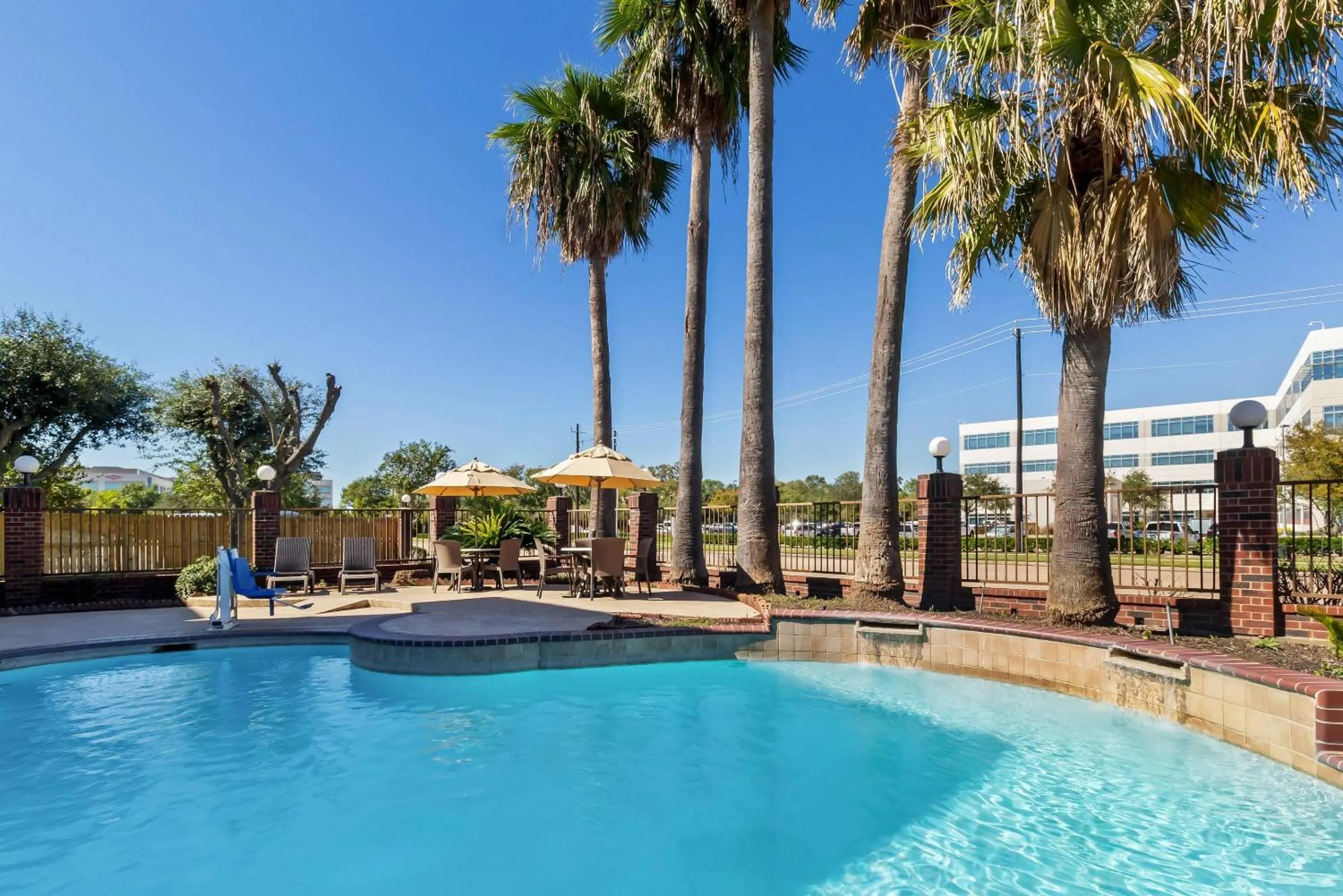 Swimming pool in Comfort Suites Lake Jackson Clute