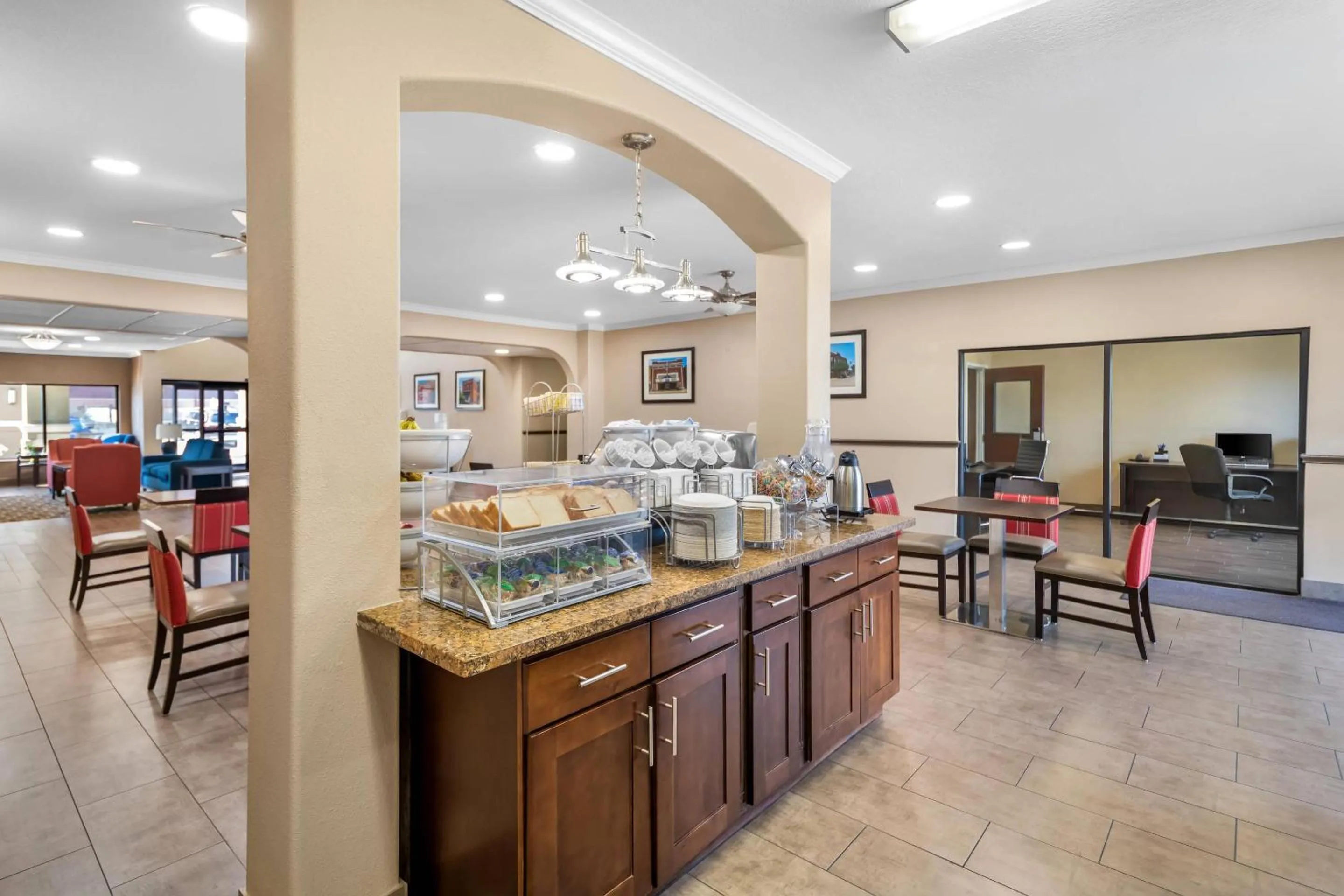 Breakfast in Comfort Inn Corsicana East