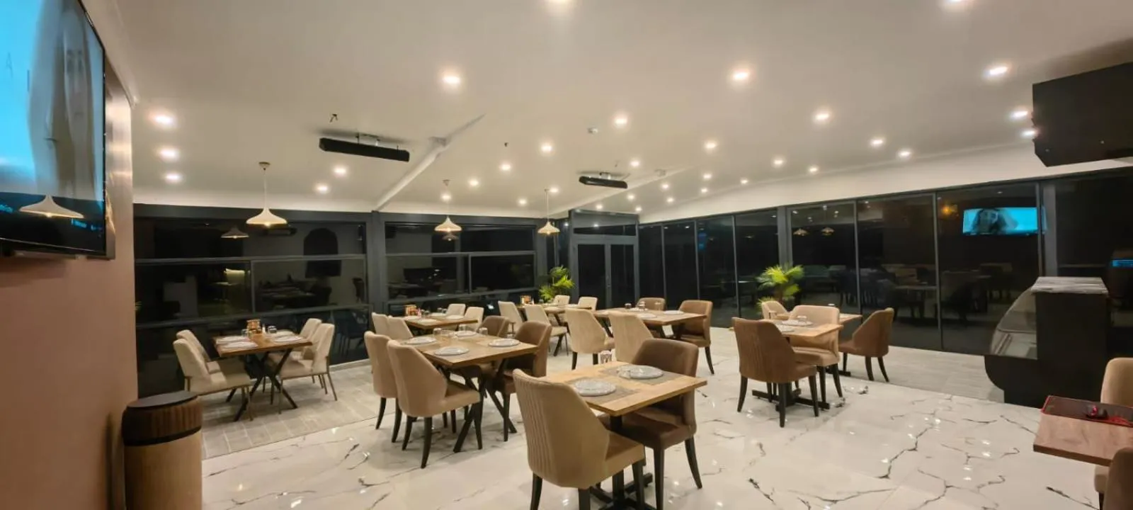 Restaurant/places to eat in istanbul Airport Kumsal Otel