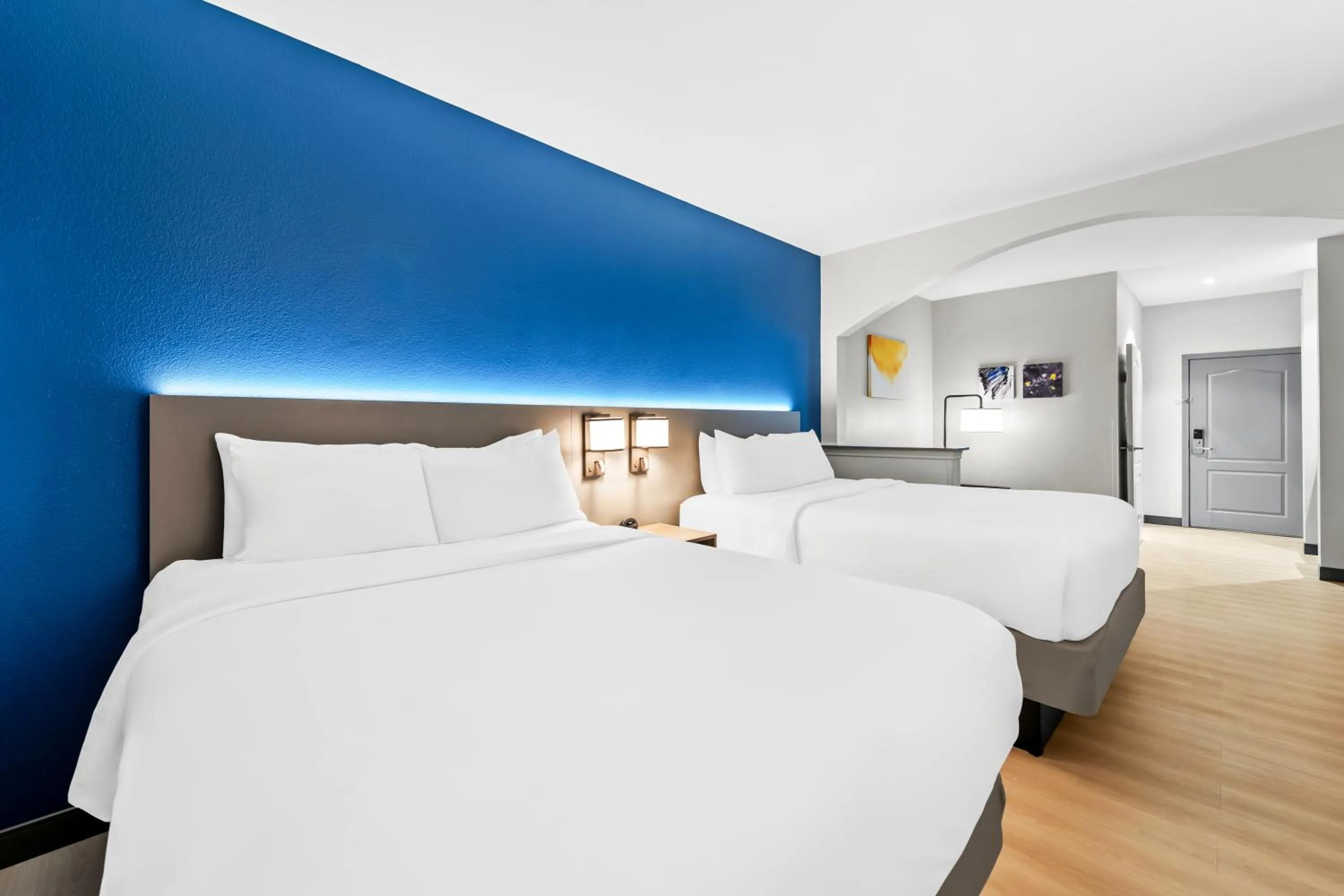 Bed in Comfort Suites Texarkana Texas