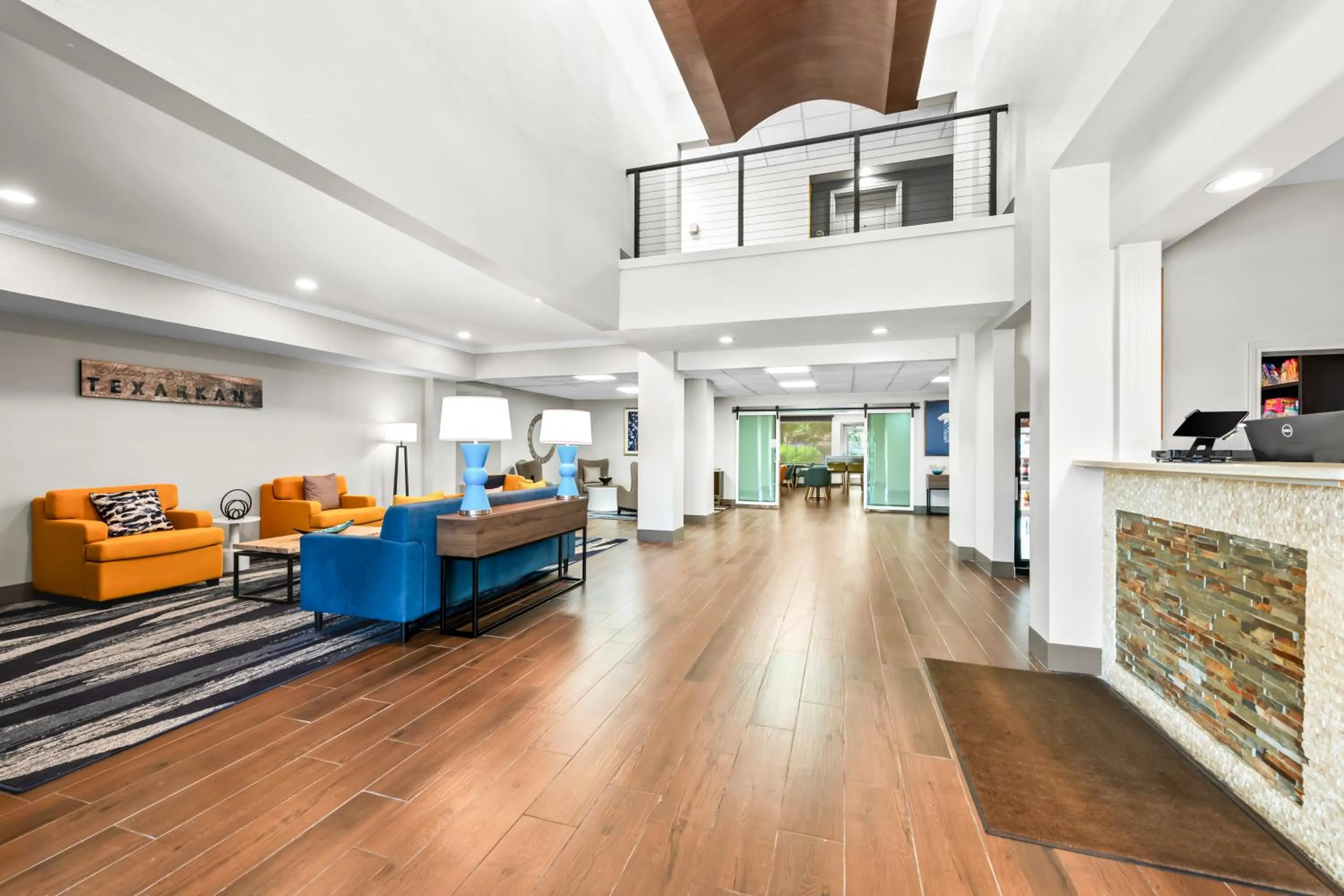 Lobby or reception in Comfort Suites Texarkana Texas