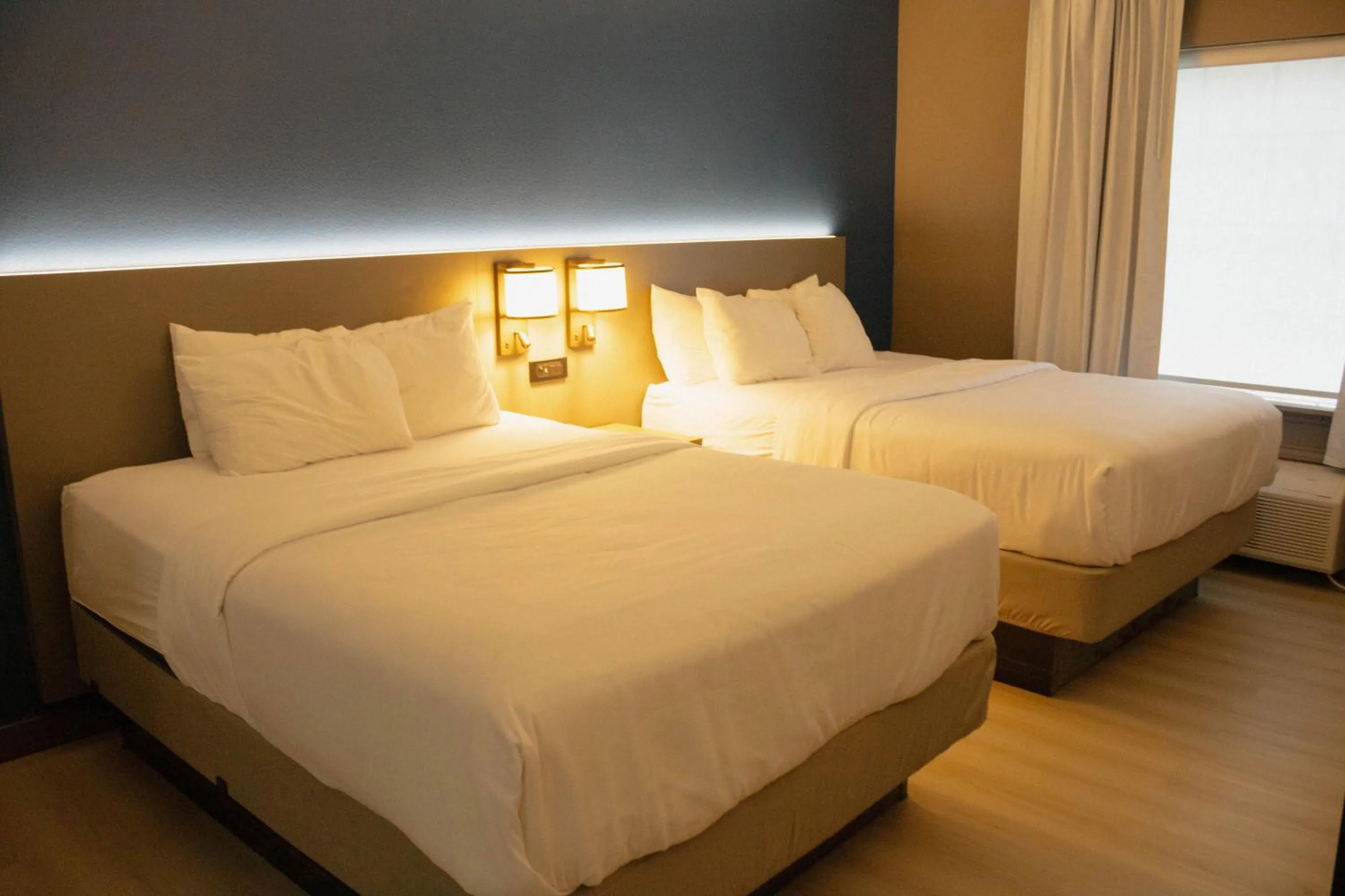 Bed in Comfort Suites Texarkana Texas