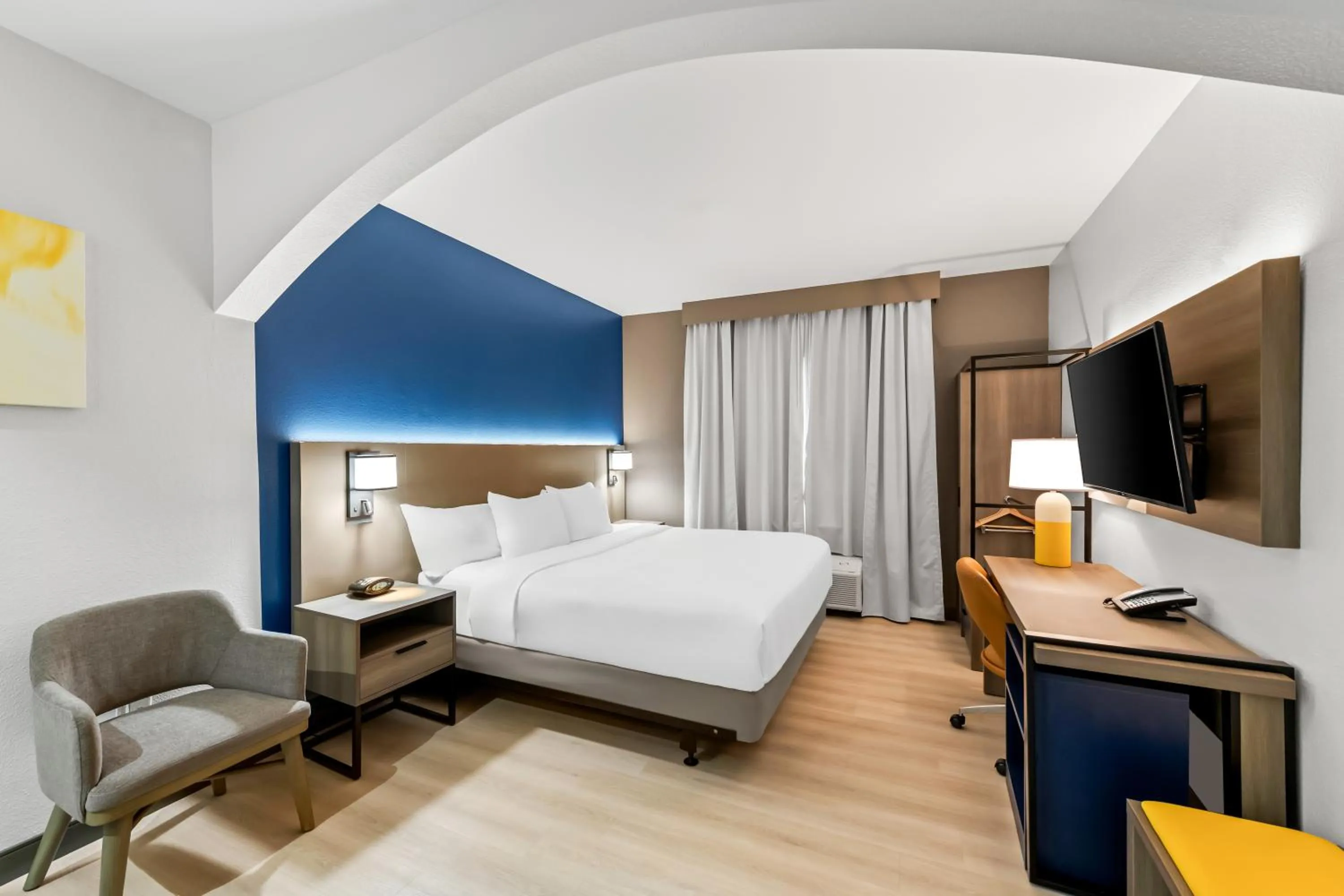 TV and multimedia, Bed in Comfort Suites Texarkana Texas