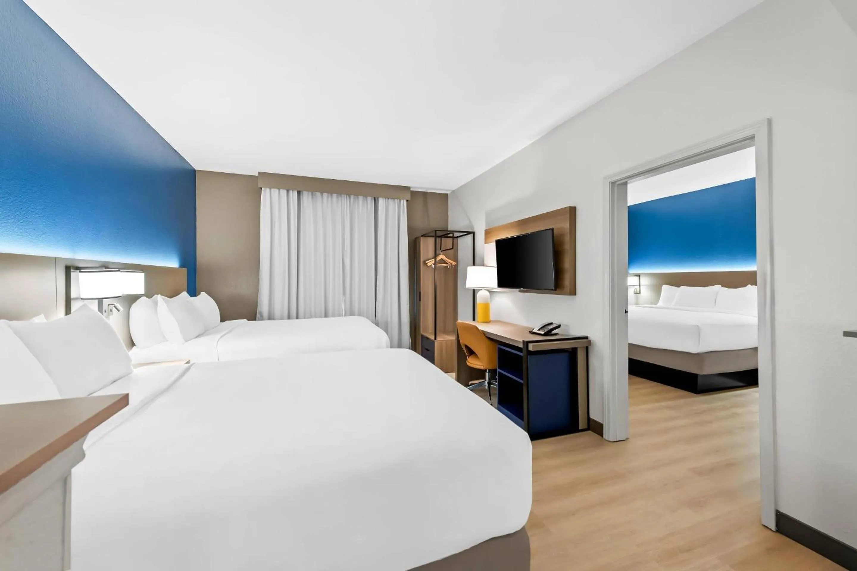 Bedroom, Bed in Comfort Suites Texarkana Texas