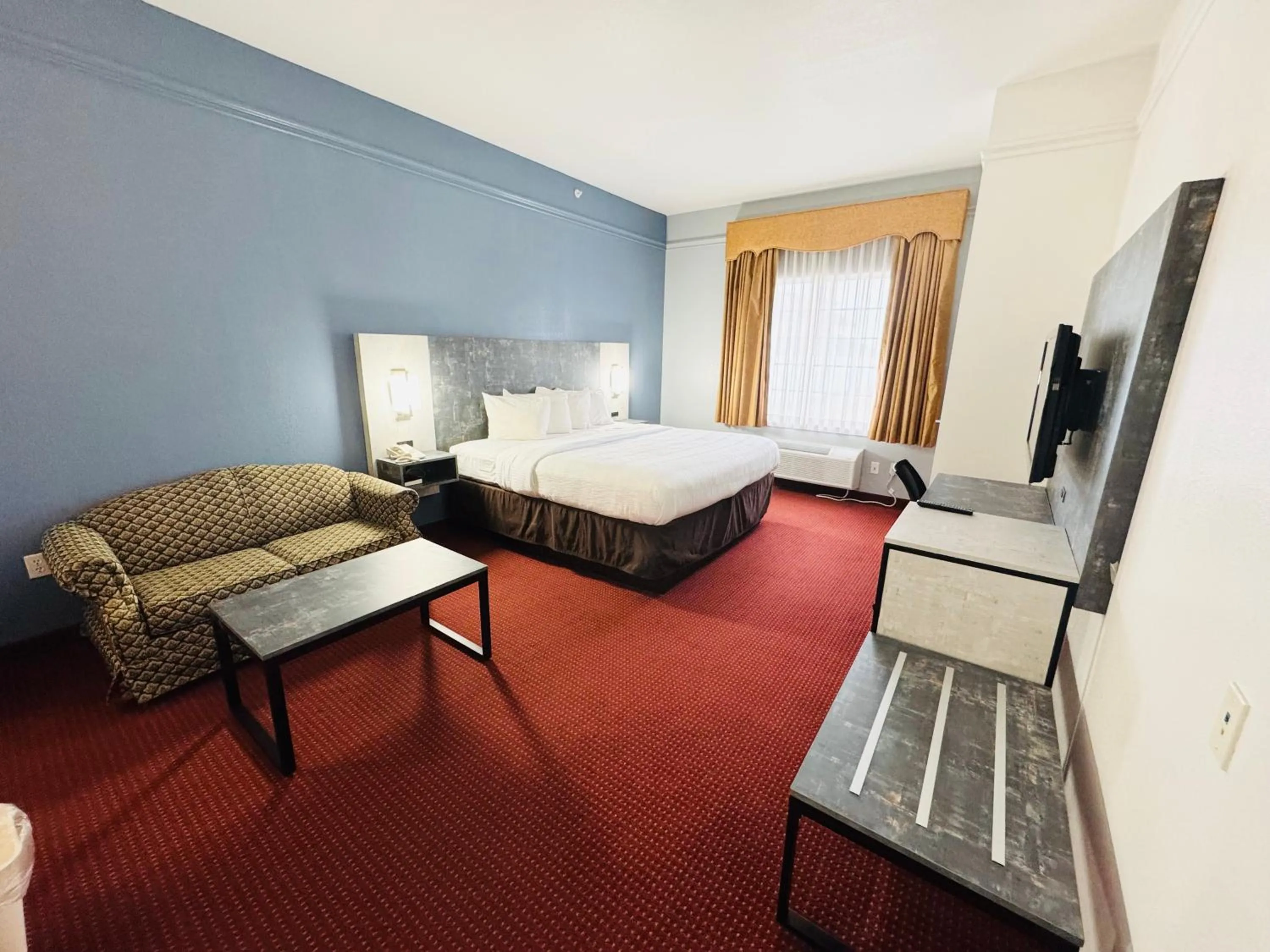 Bed in FairBridge Inn & Suites Cleburne