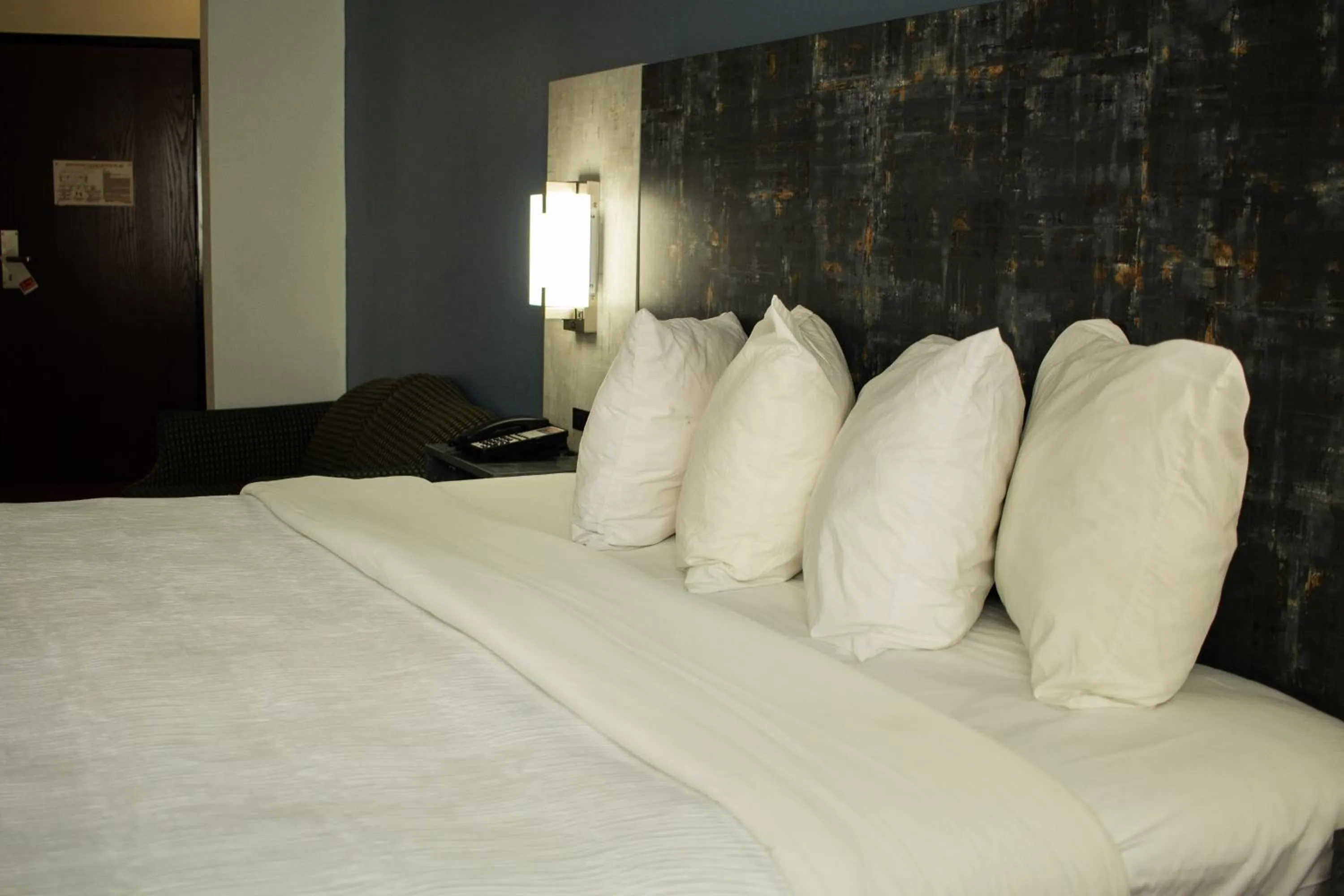 Bed in FairBridge Inn & Suites Cleburne