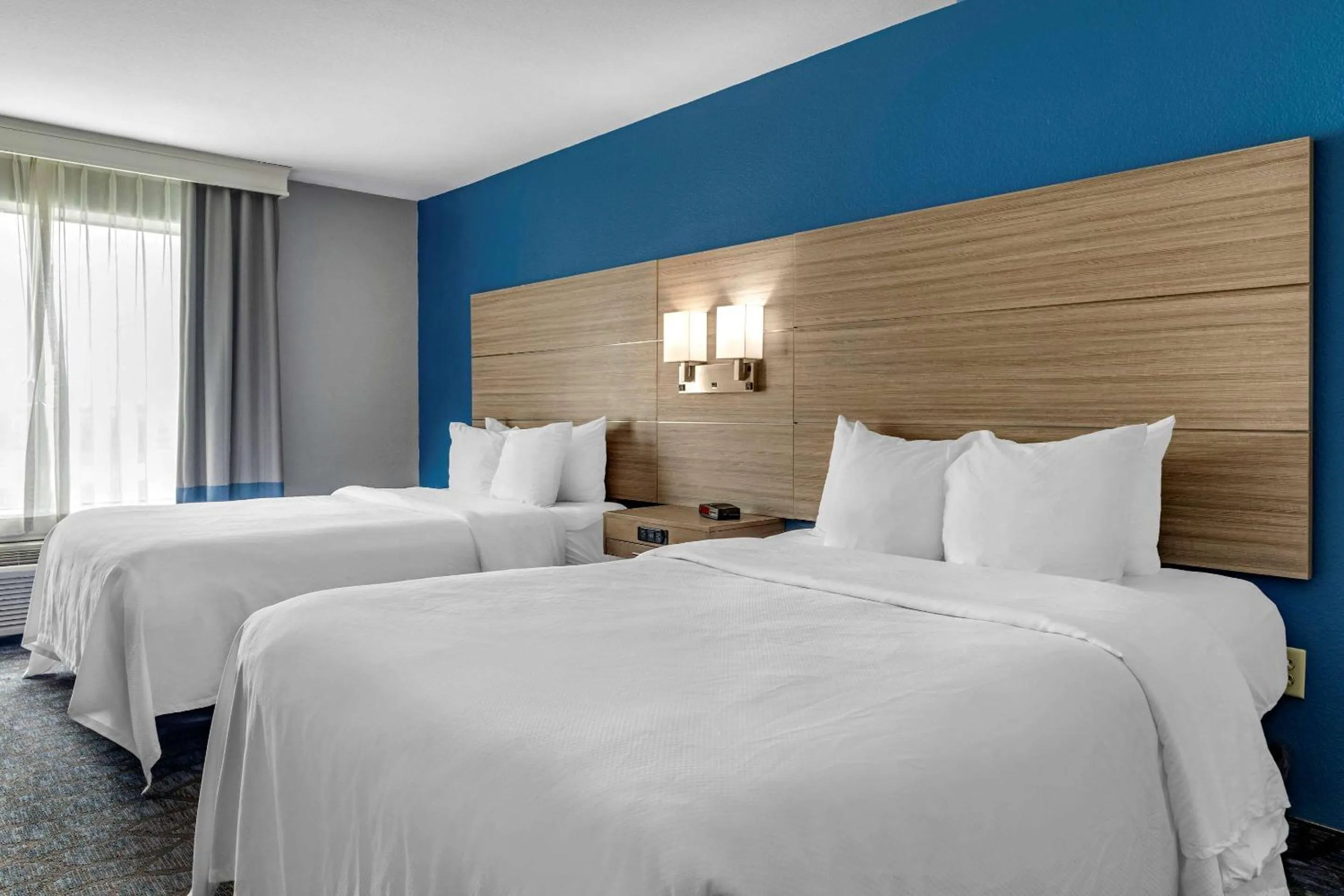 Photo of the whole room, Bed in Comfort Inn & Suites Mansfield