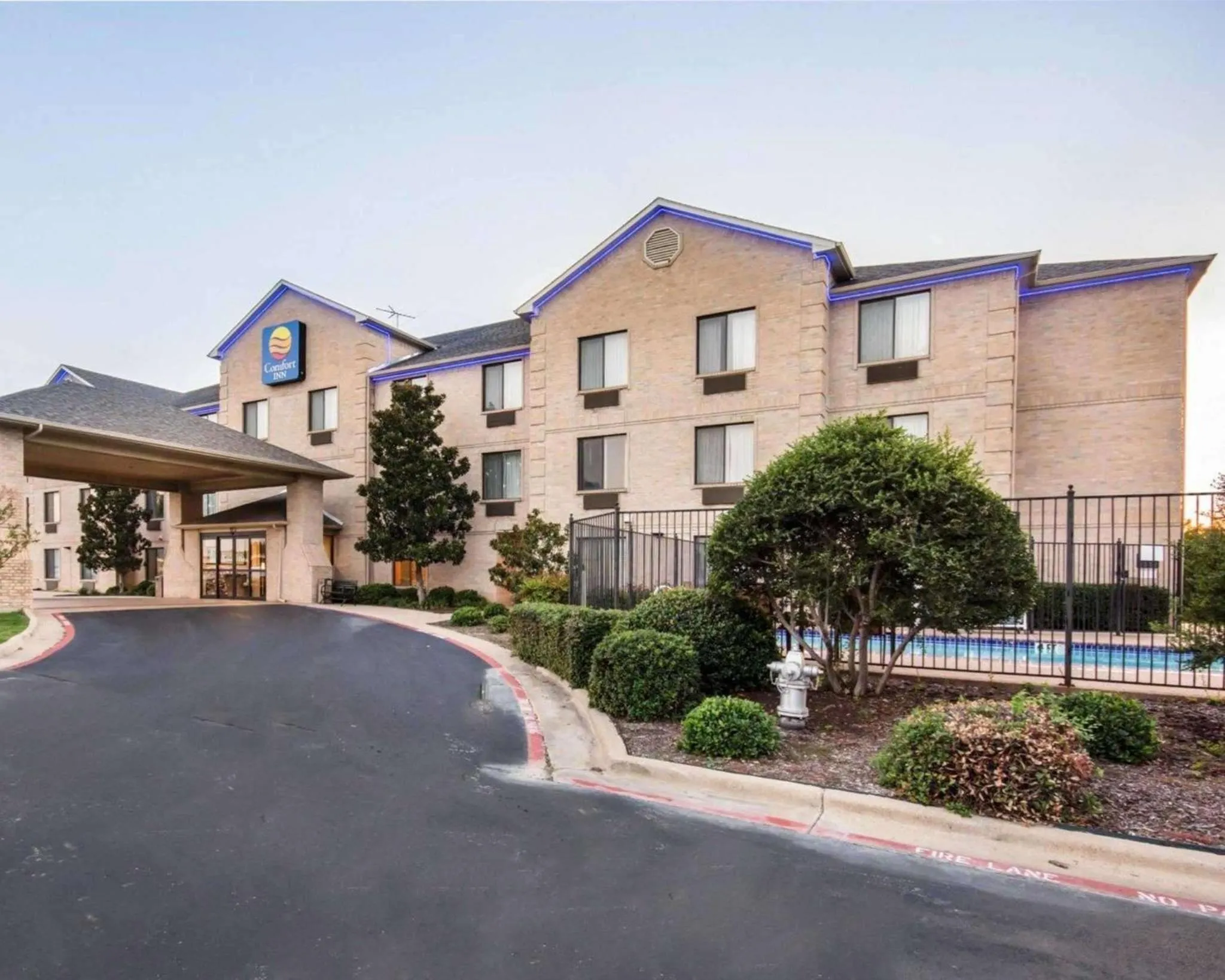 Property building in Comfort Inn & Suites Mansfield