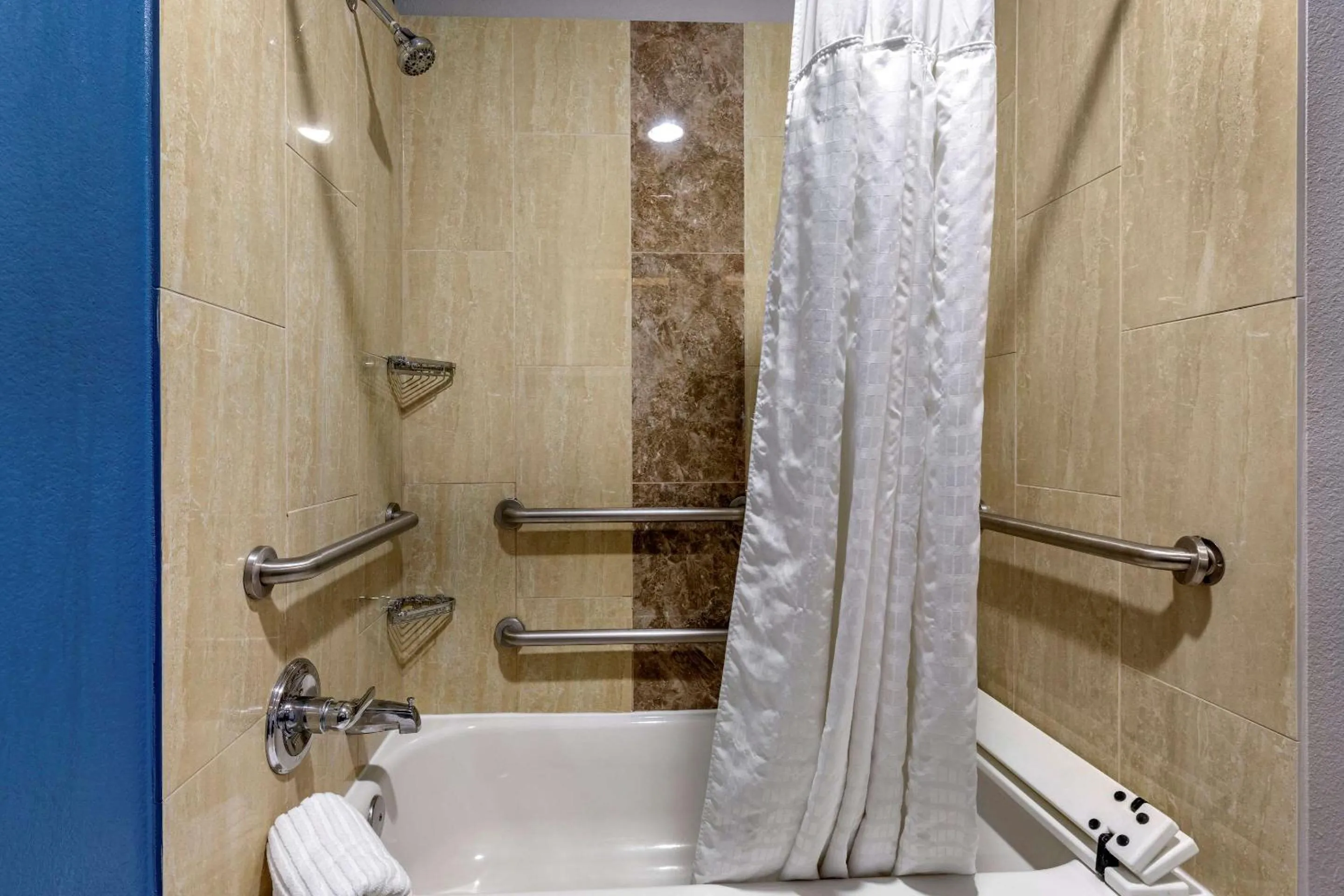 Bathroom in Comfort Inn & Suites Mansfield
