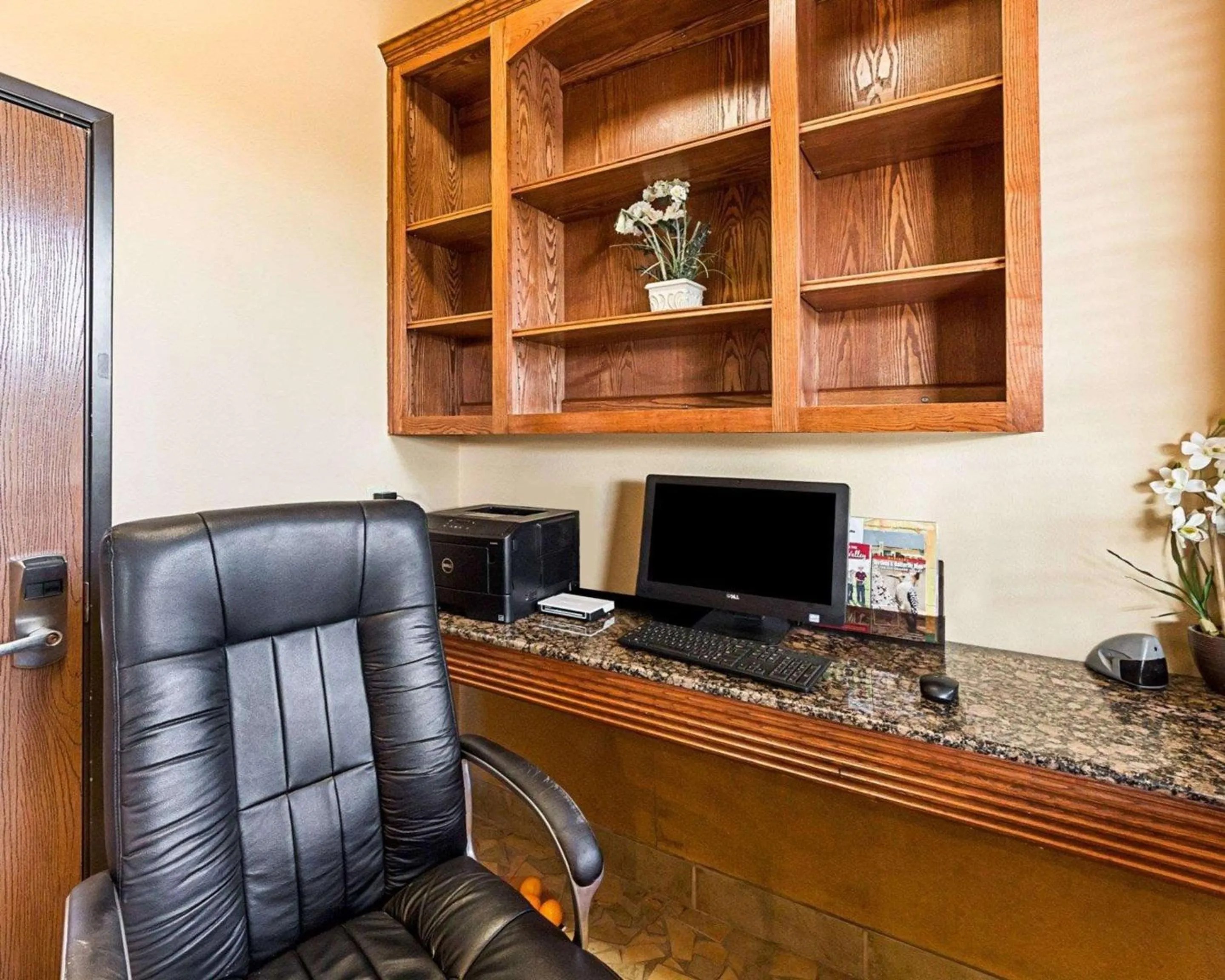 On site in Comfort Suites At Plaza Mall