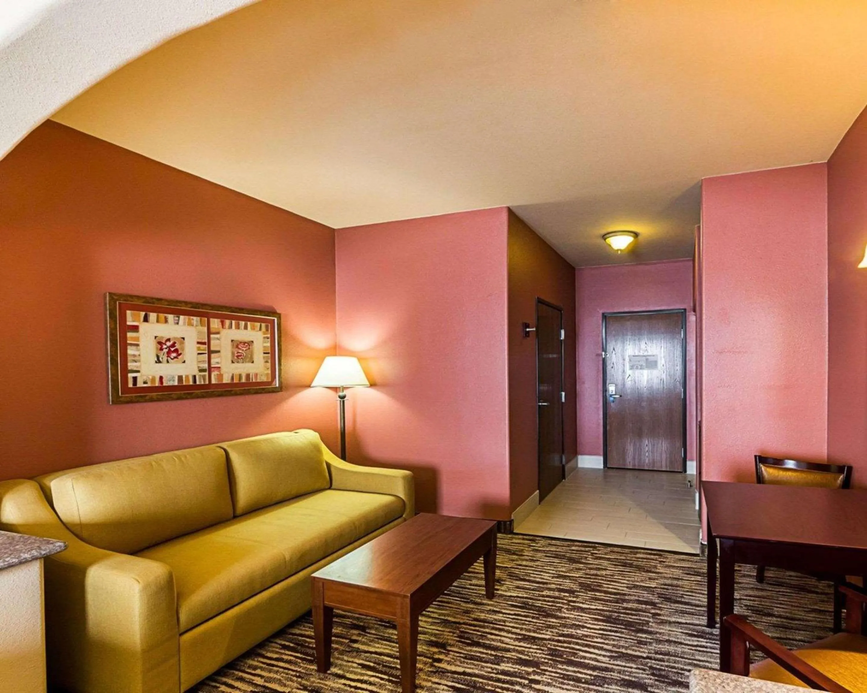 Photo of the whole room in Comfort Suites At Plaza Mall